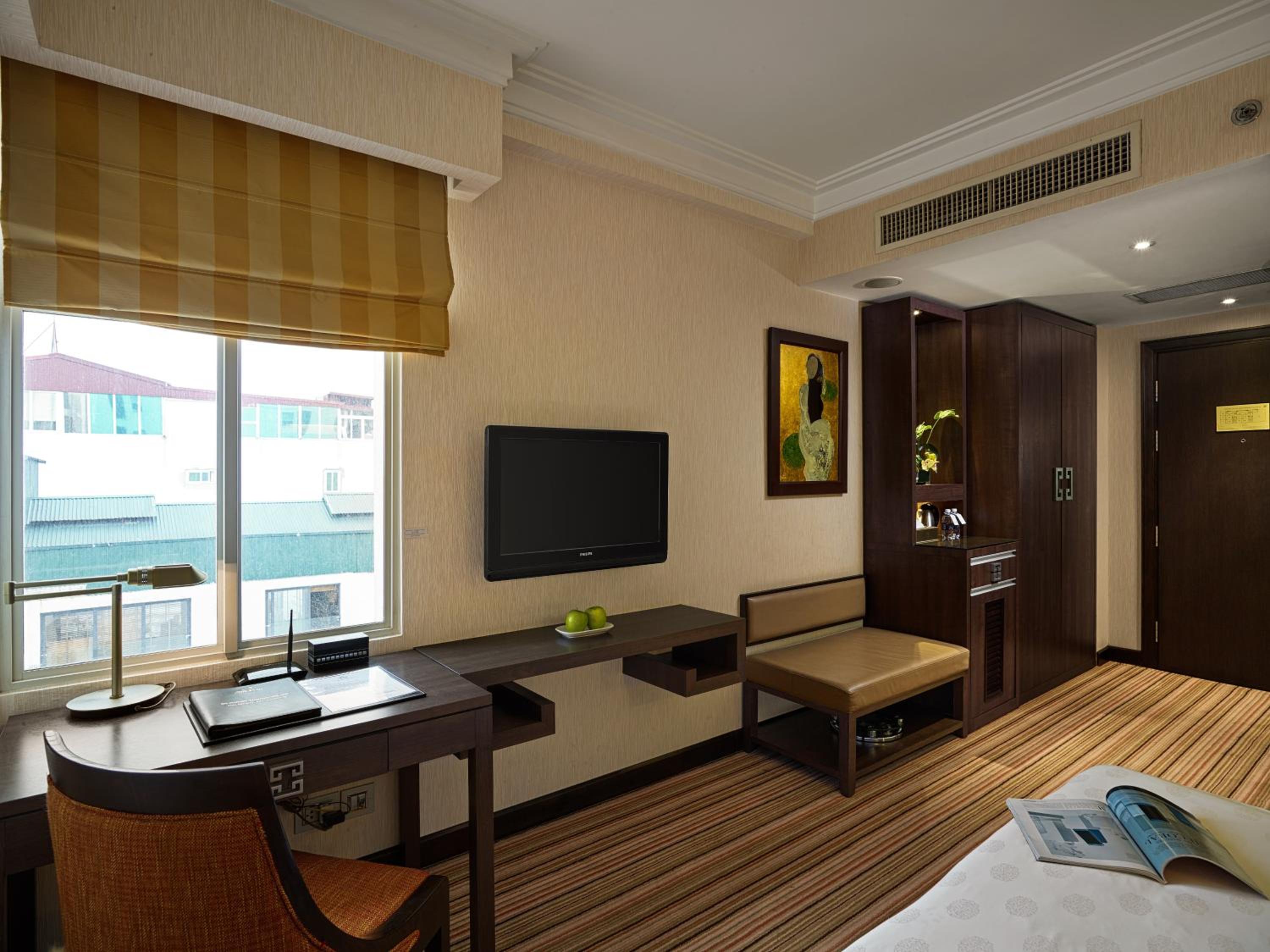Executive Room - Free Cocktails