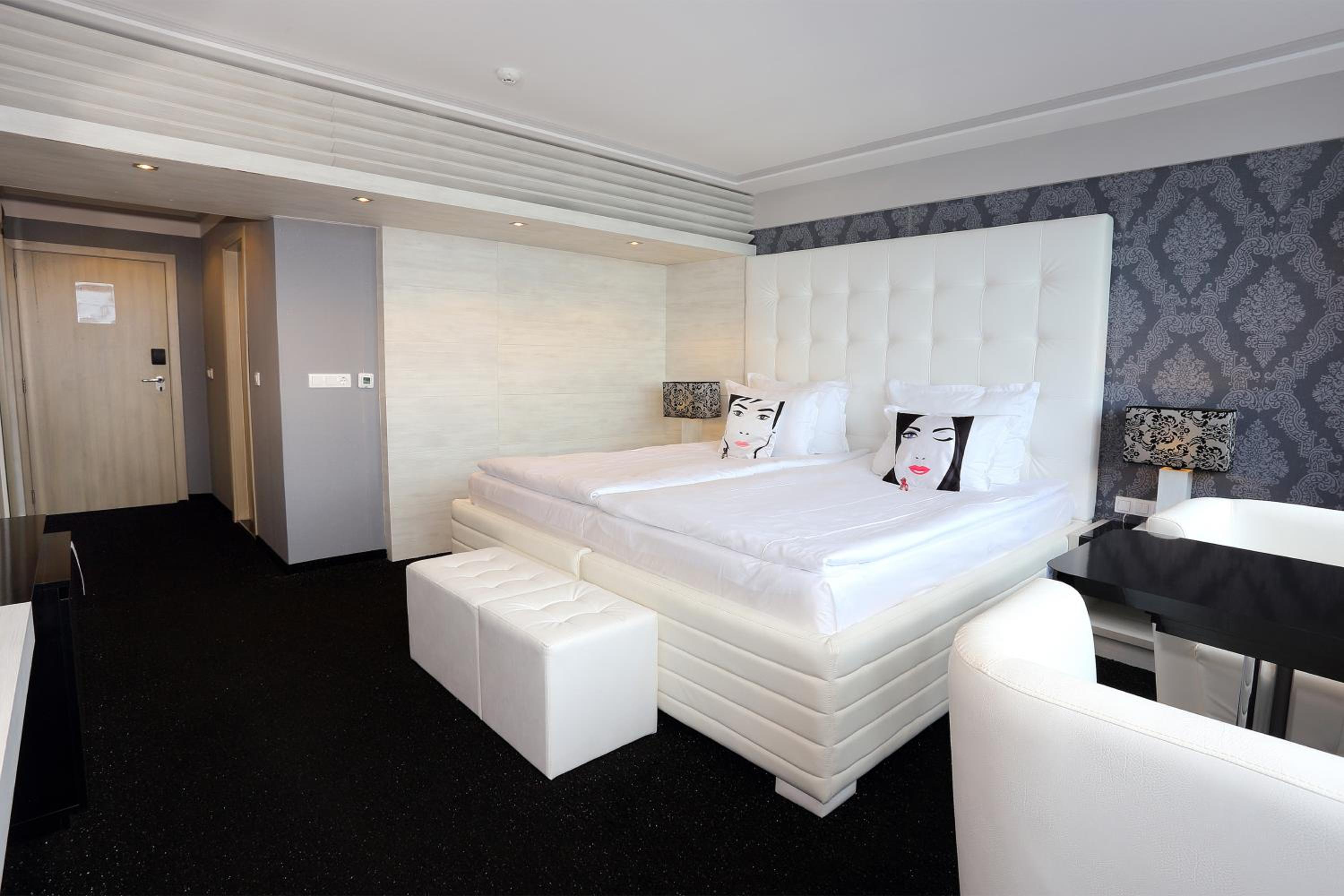 Executive Double Room with River View and Free Parking