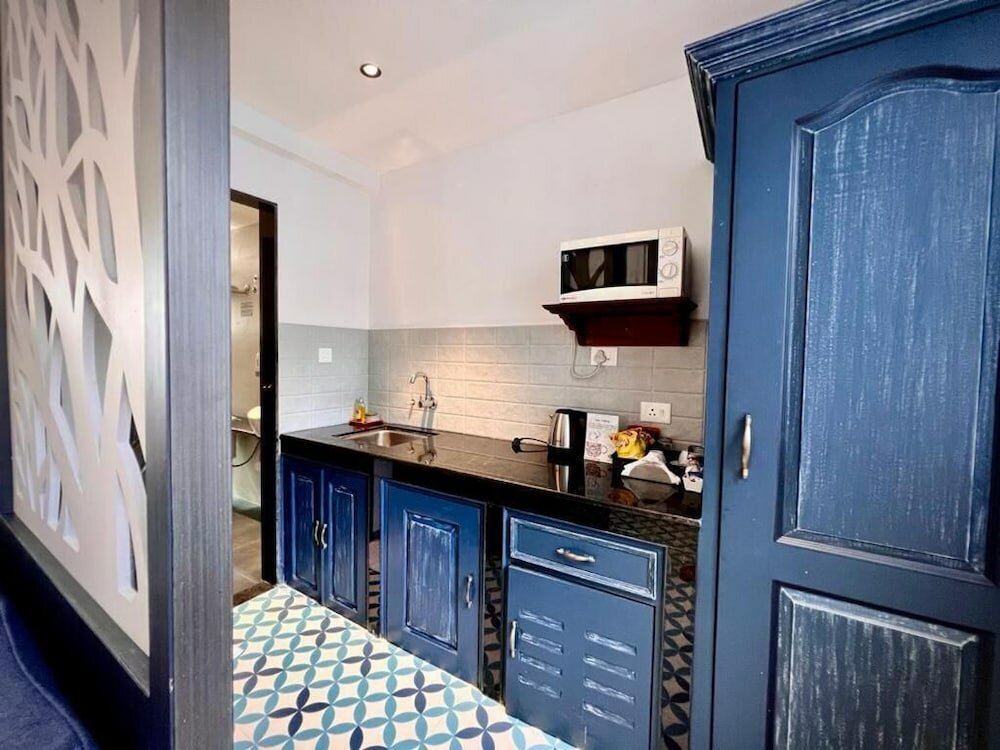 Jr. Suite with Pantry