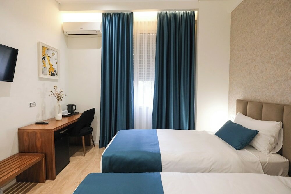 Romantic Double or Twin Room, Non Smoking, City View
