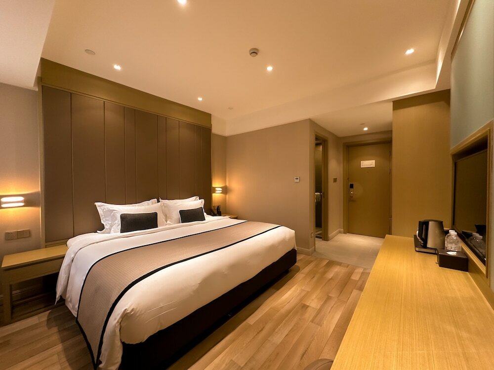 Business Queen Bed