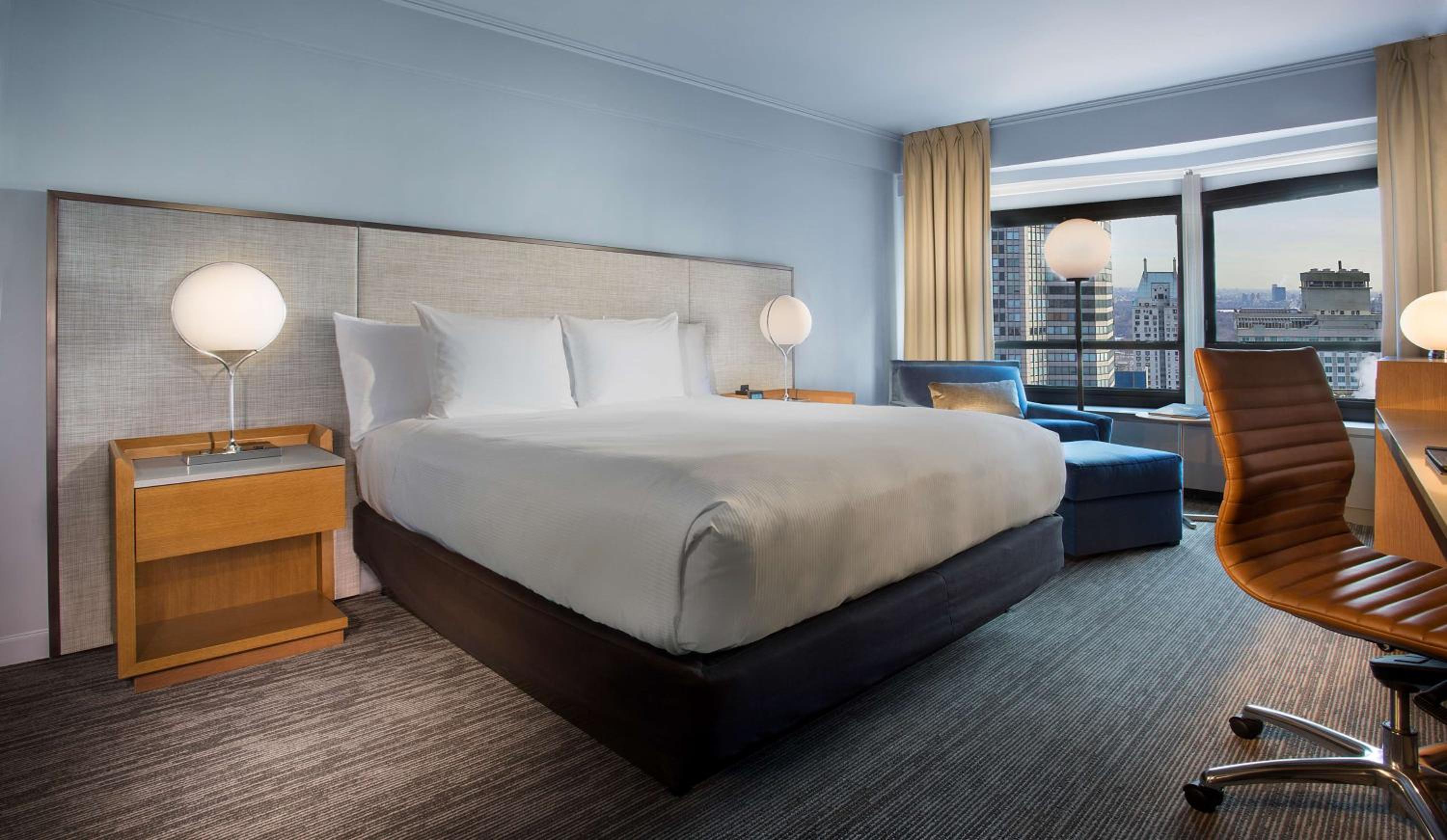 Urban 1 King Mobility Access Bathtub