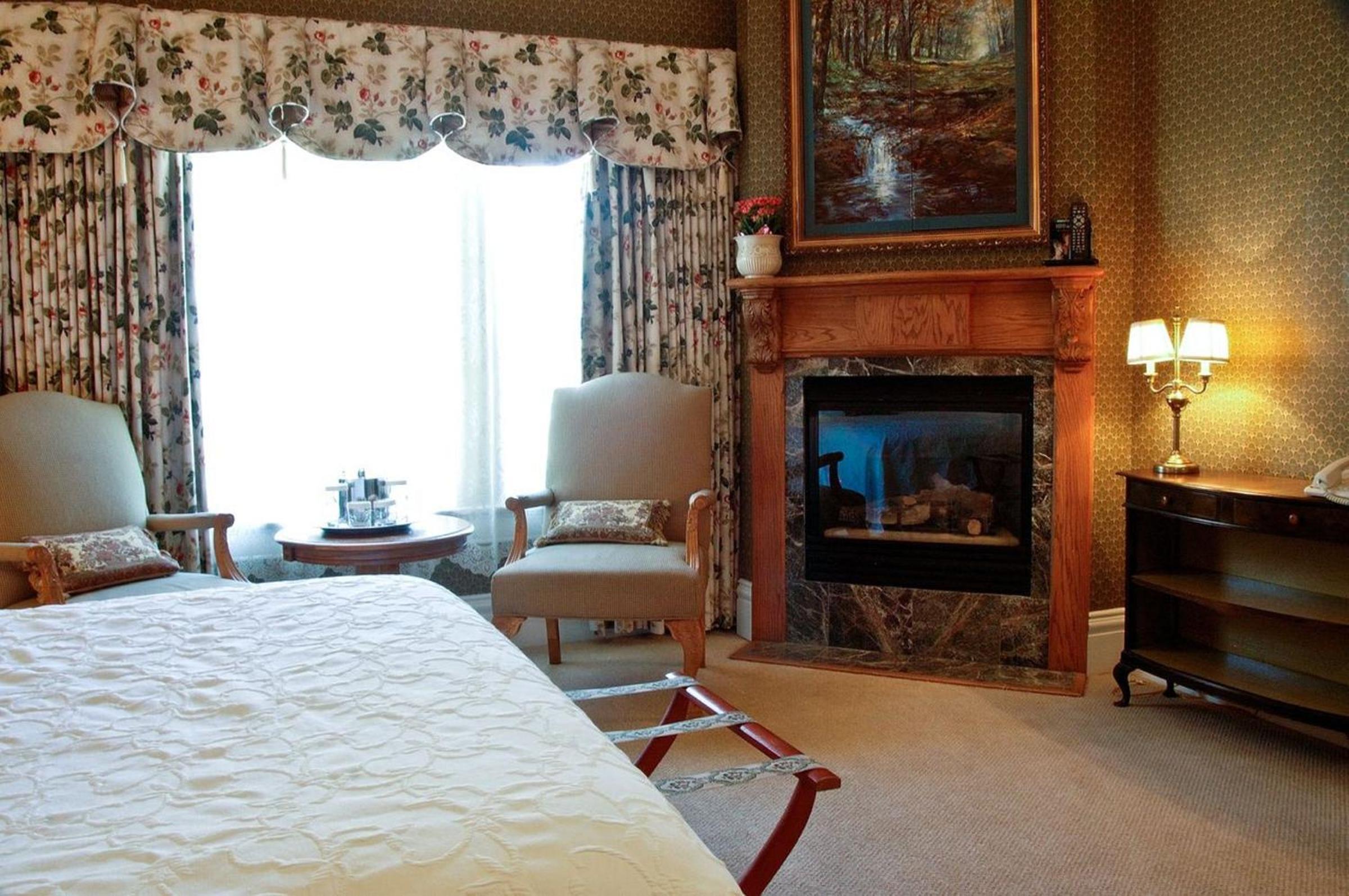 Deluxe King Suite