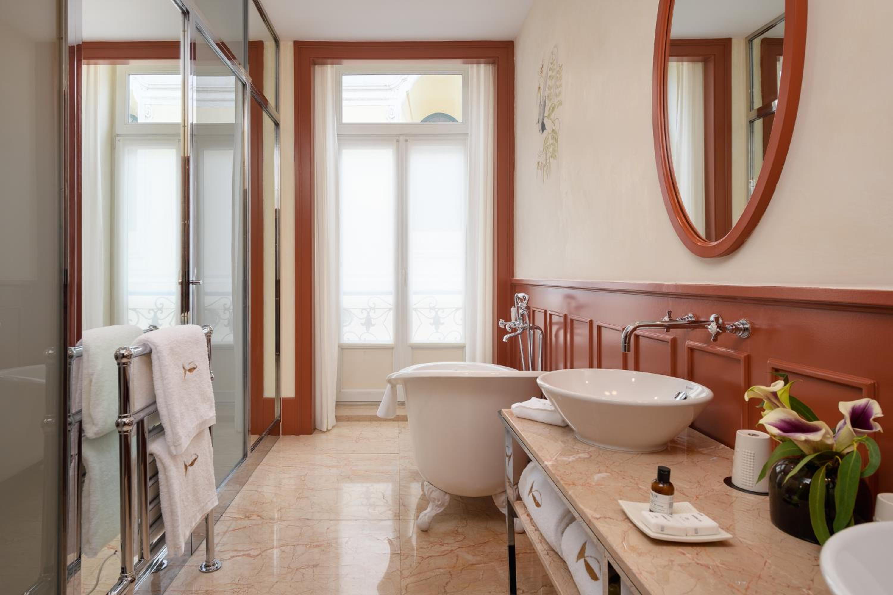 Suite with Square View