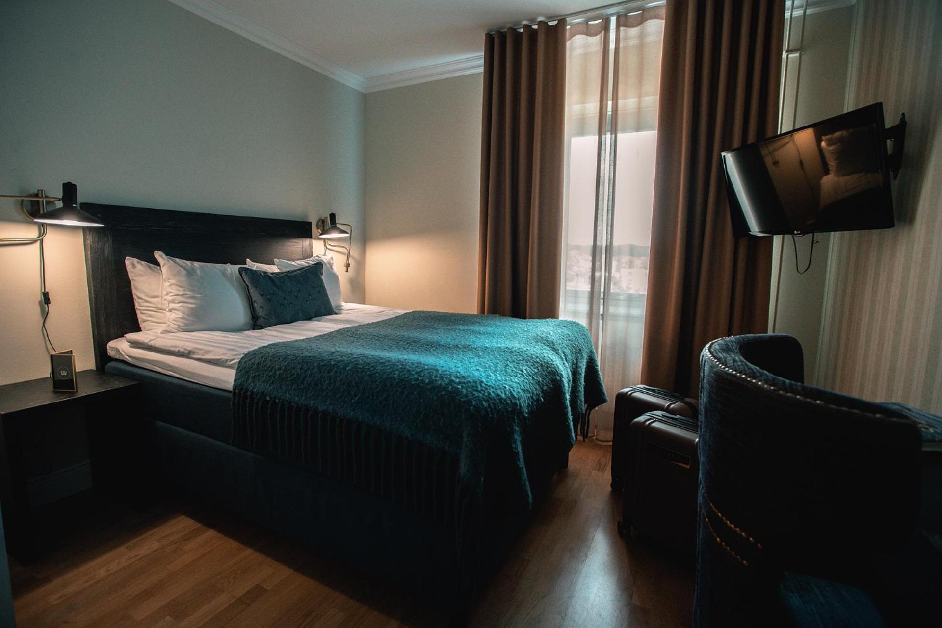 Superior Queen Room (55 in bed)