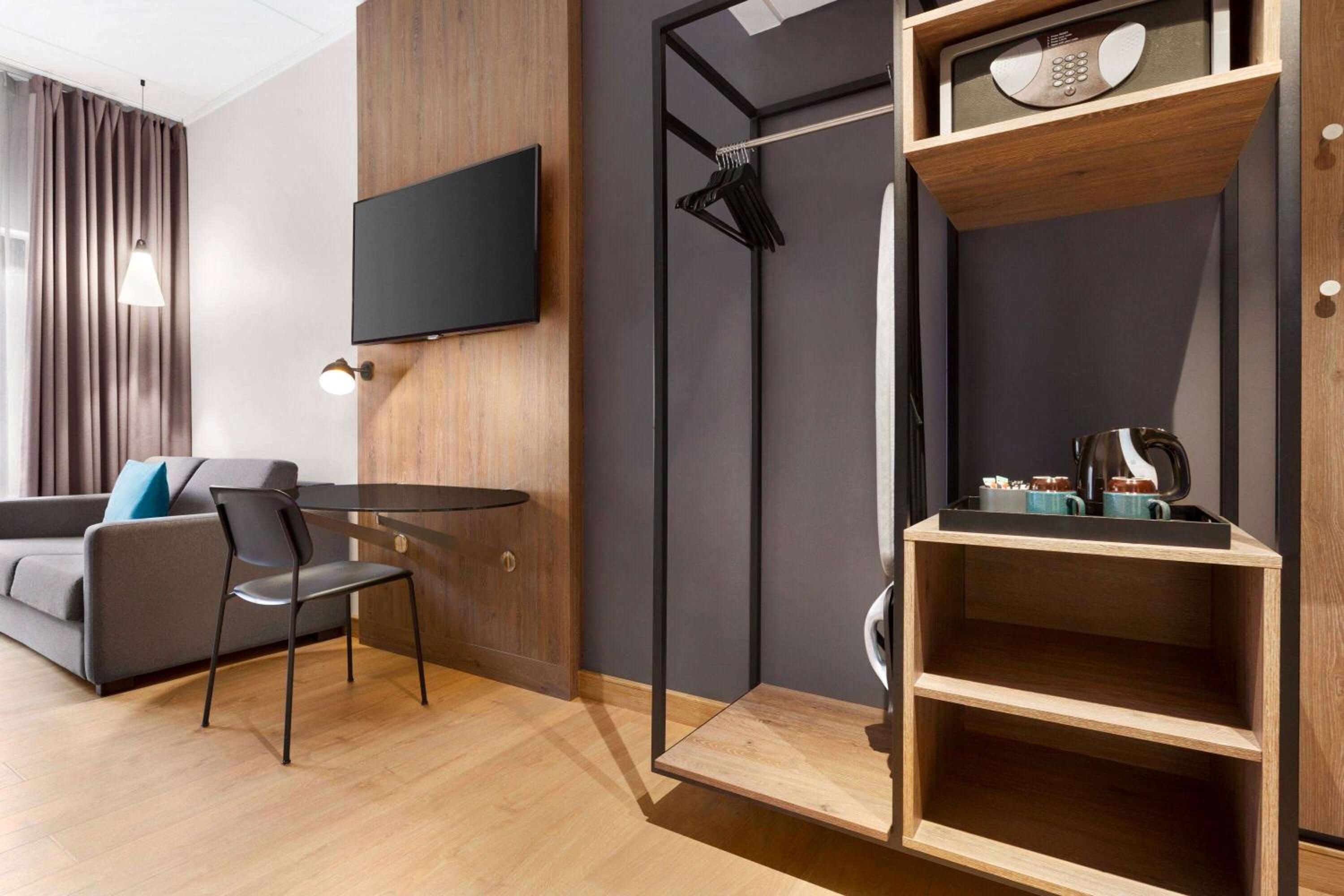 Superior Room with Two Twin Beds - Non-Smoking