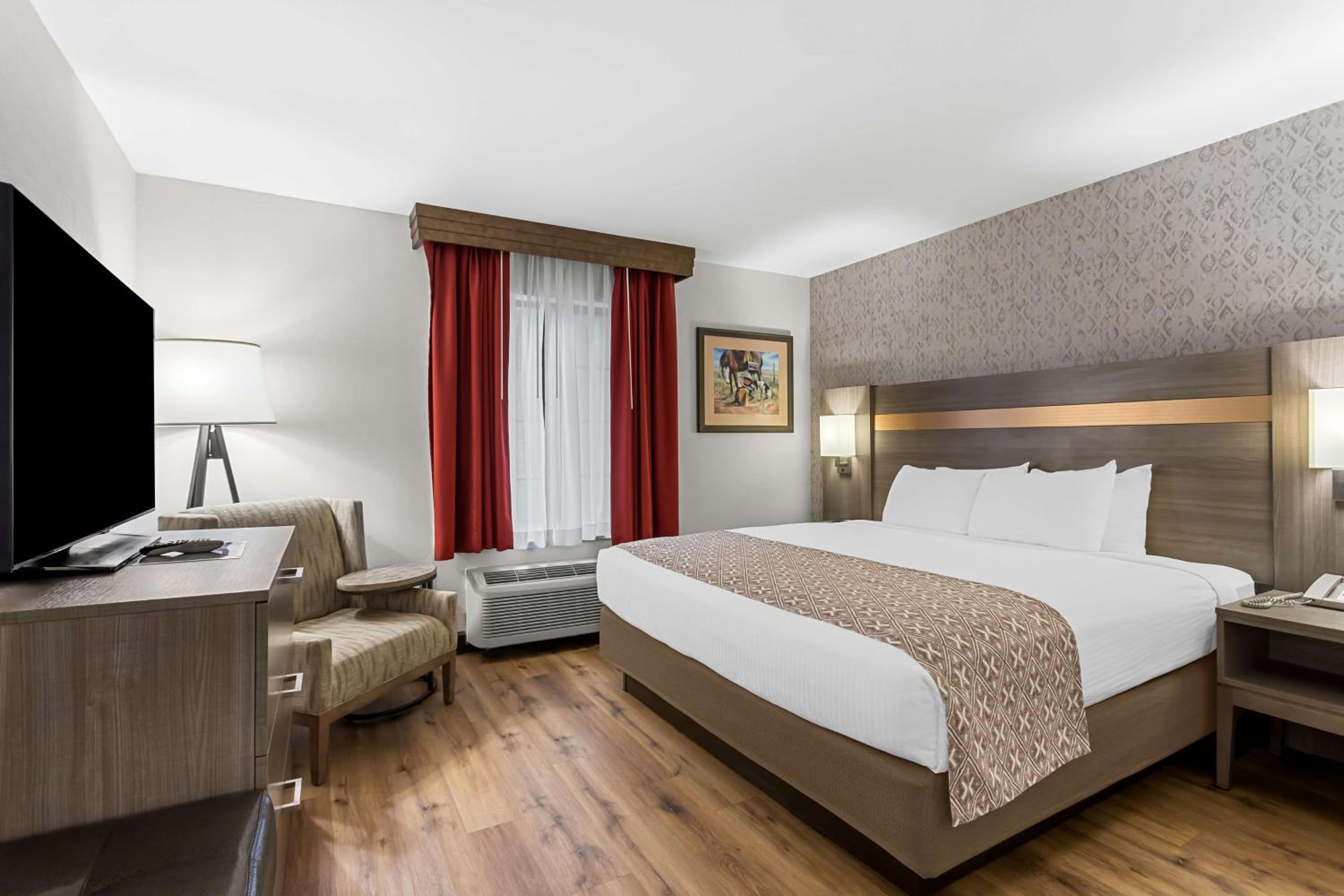 King Suite with Sofa Bed and Roll-In Shower - Disability Access/Non-Smoking