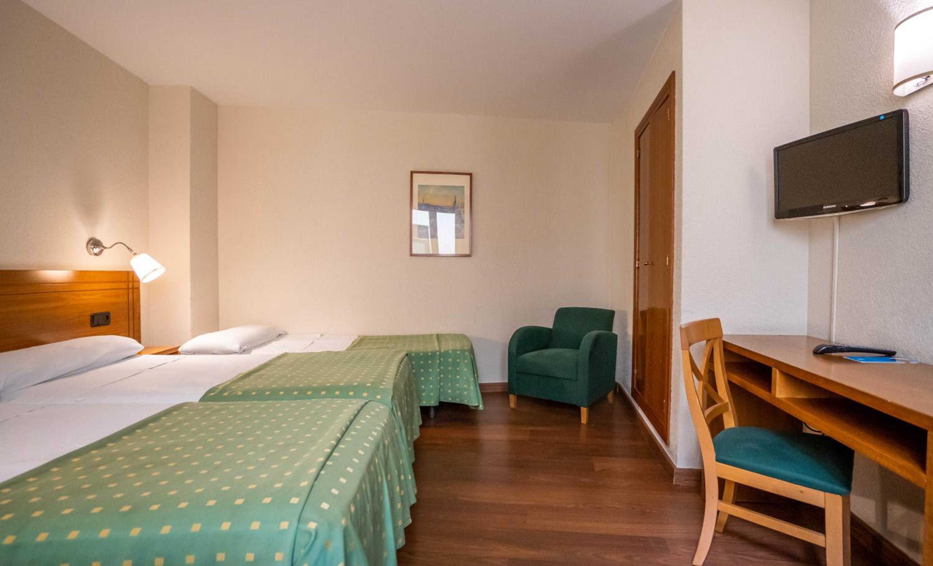 Double Room with two Extra Beds