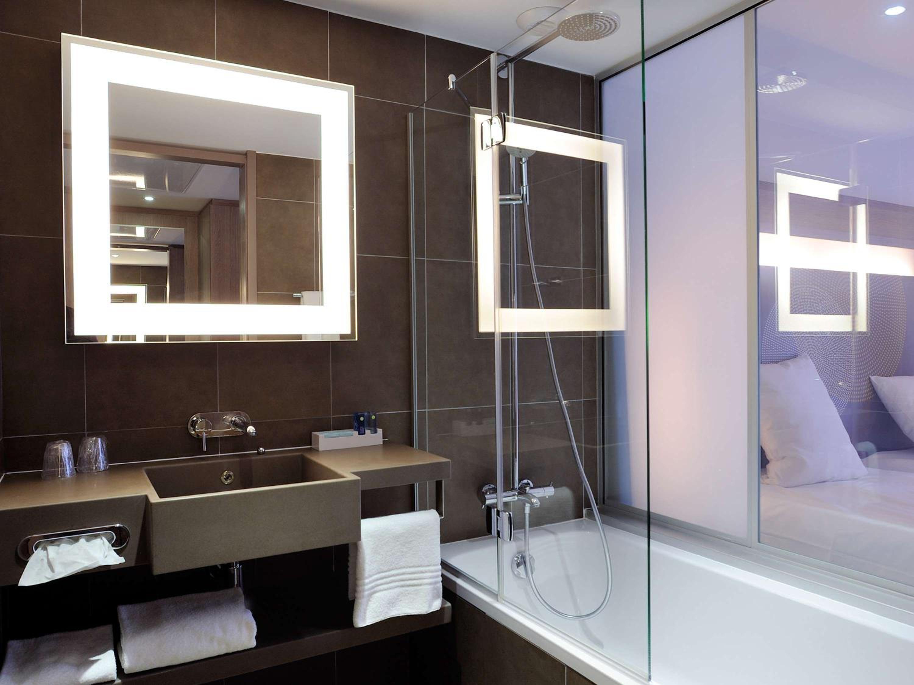 Classic Double Room with Bathtub