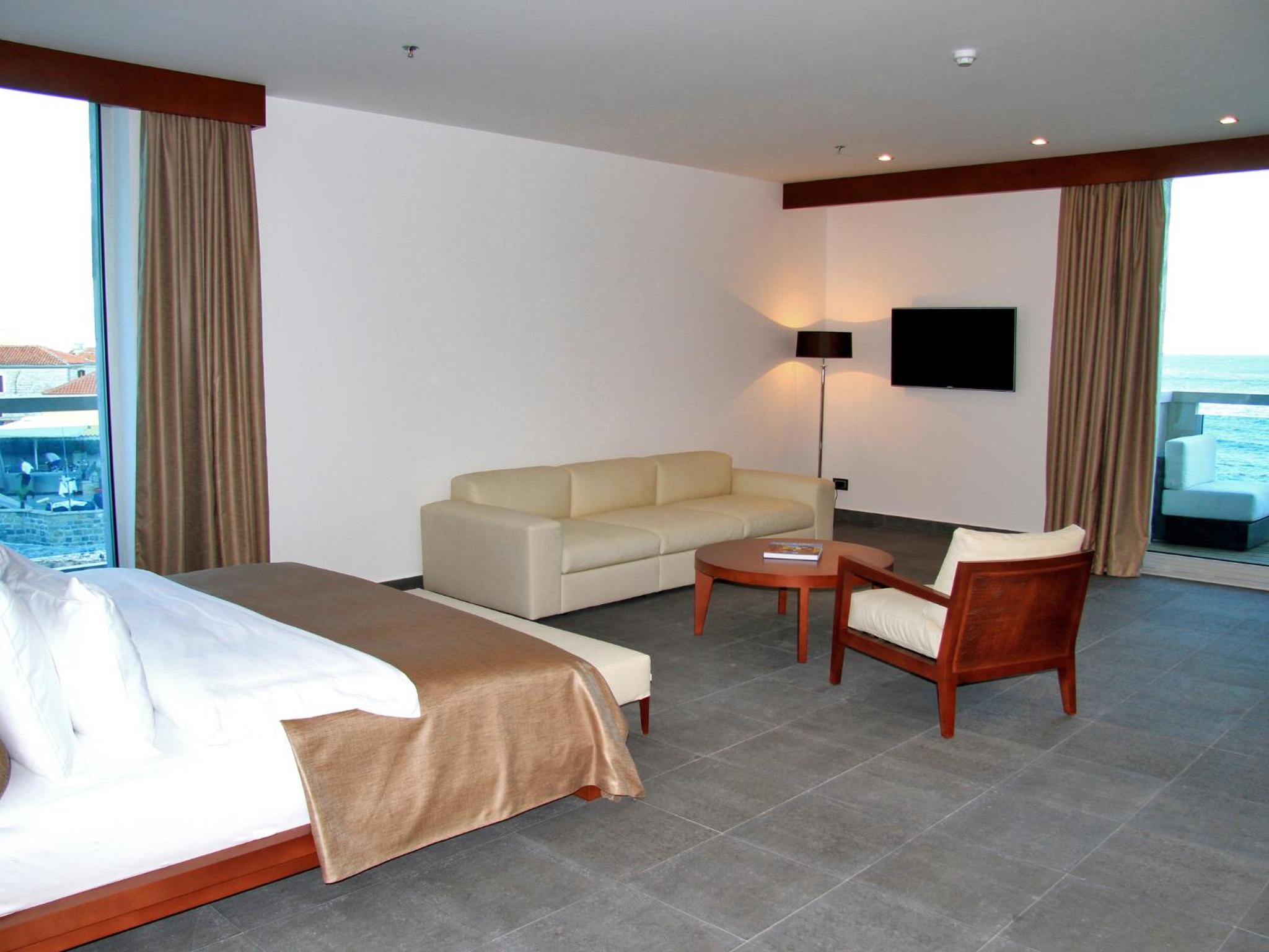 Luxury Suite with Sea View