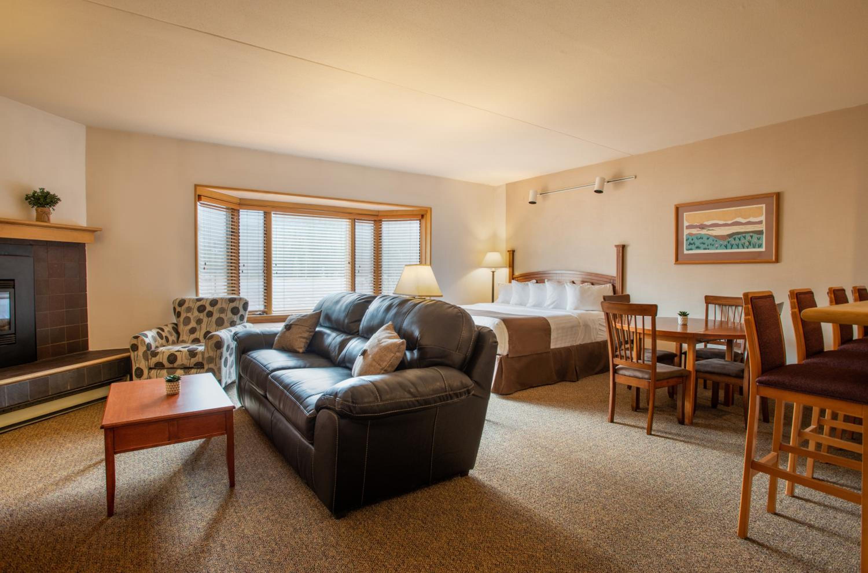 King Studio with Sofa Bed