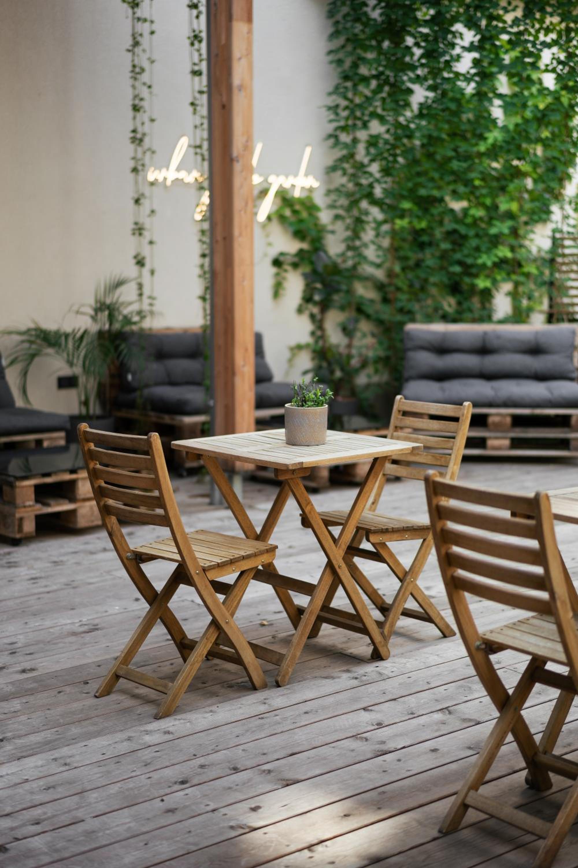 One Bedroom Apartment with Balcony 