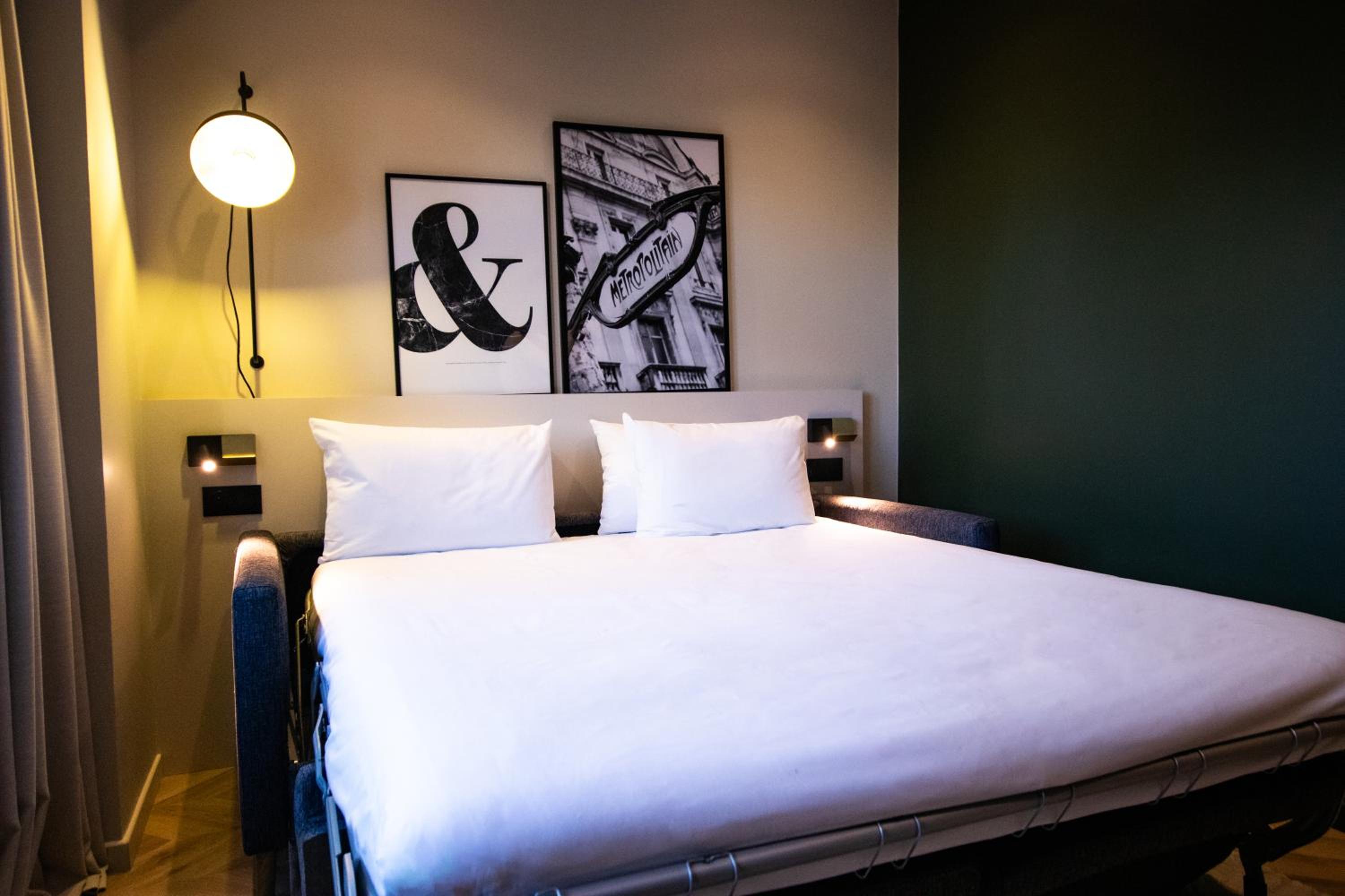 Superior Apartment with One Double Bed and Sofa