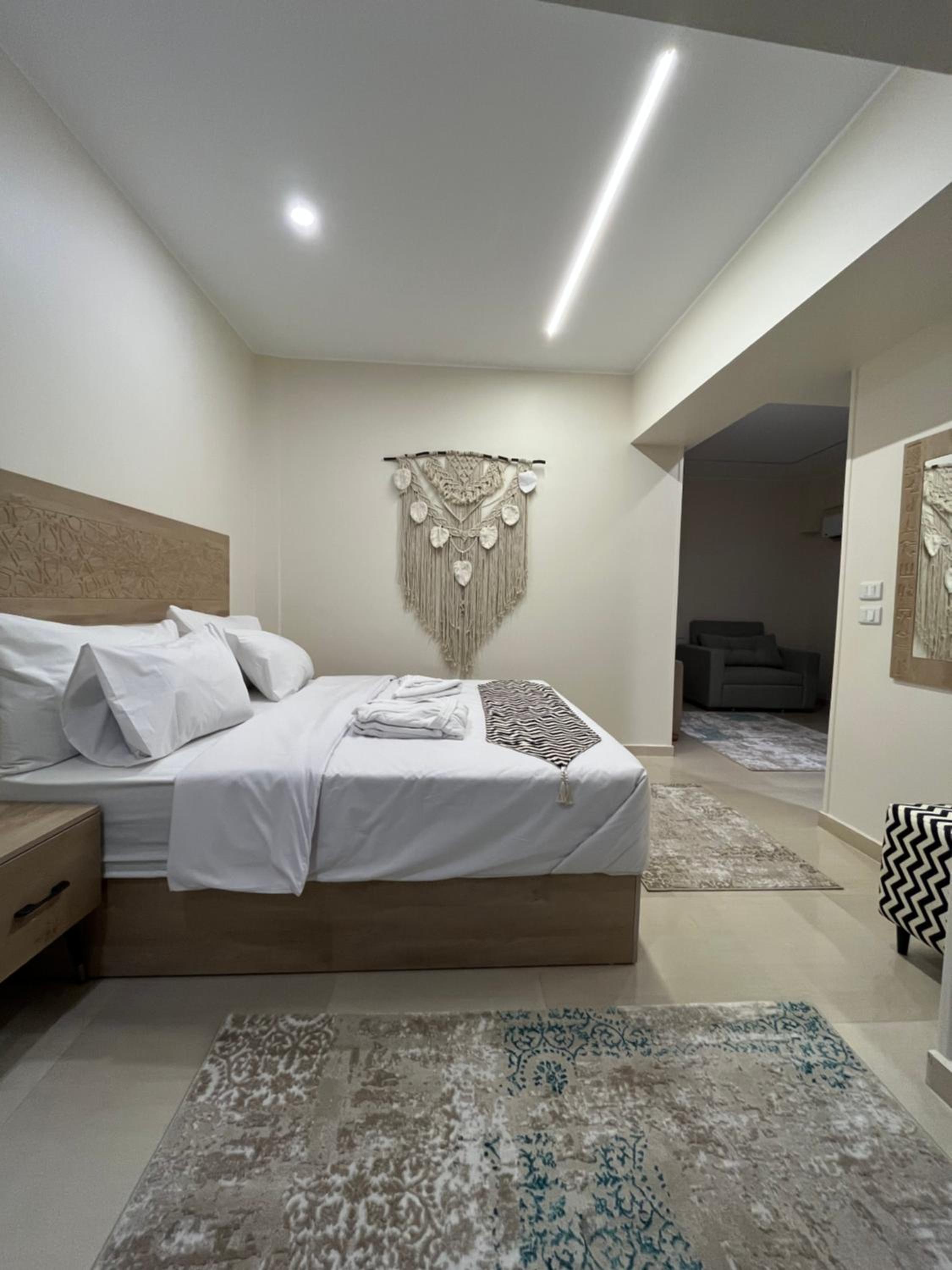 Deluxe Suite Panoramic Pyramids & Sphinx View