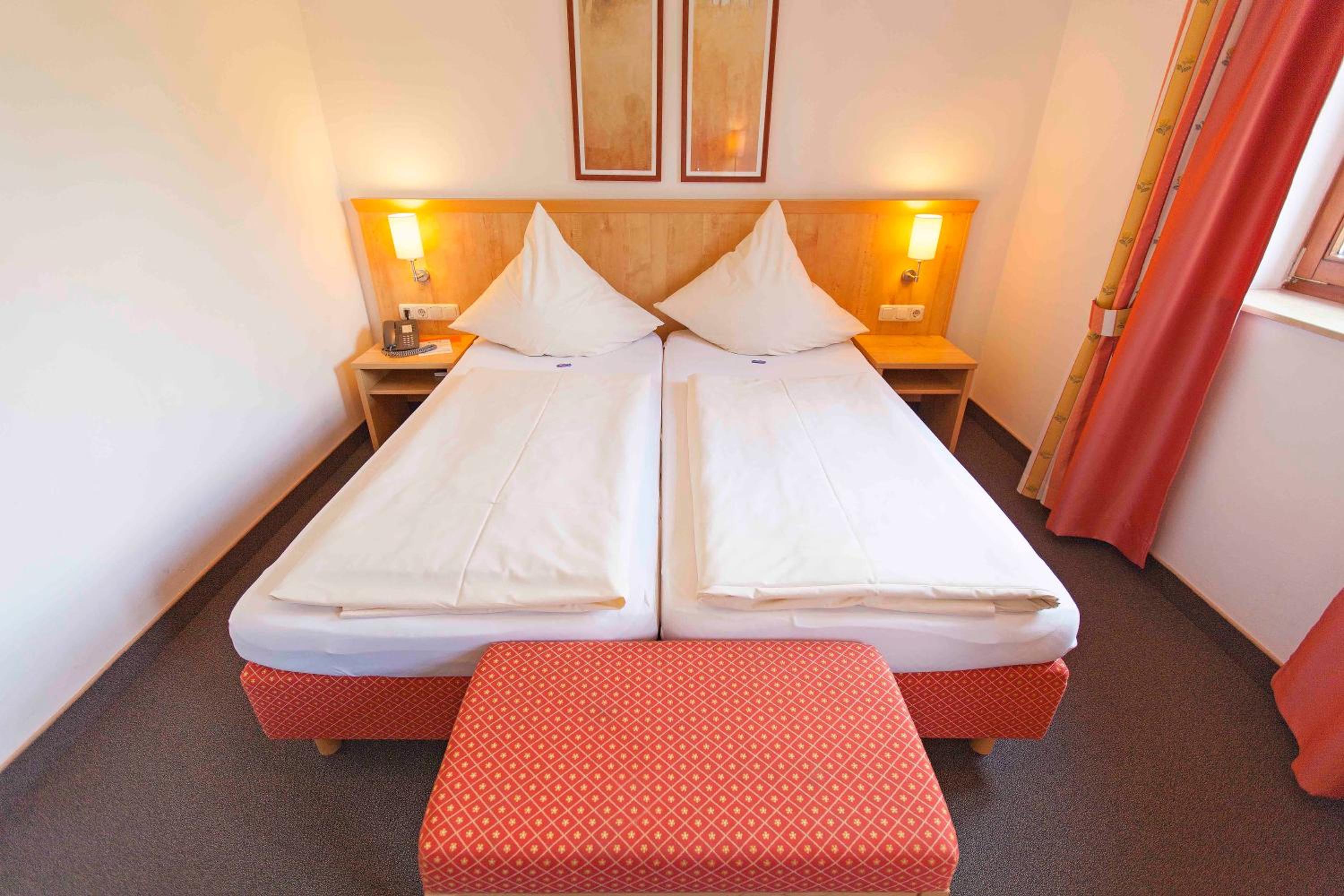 Double Or Twin Room - Garden View