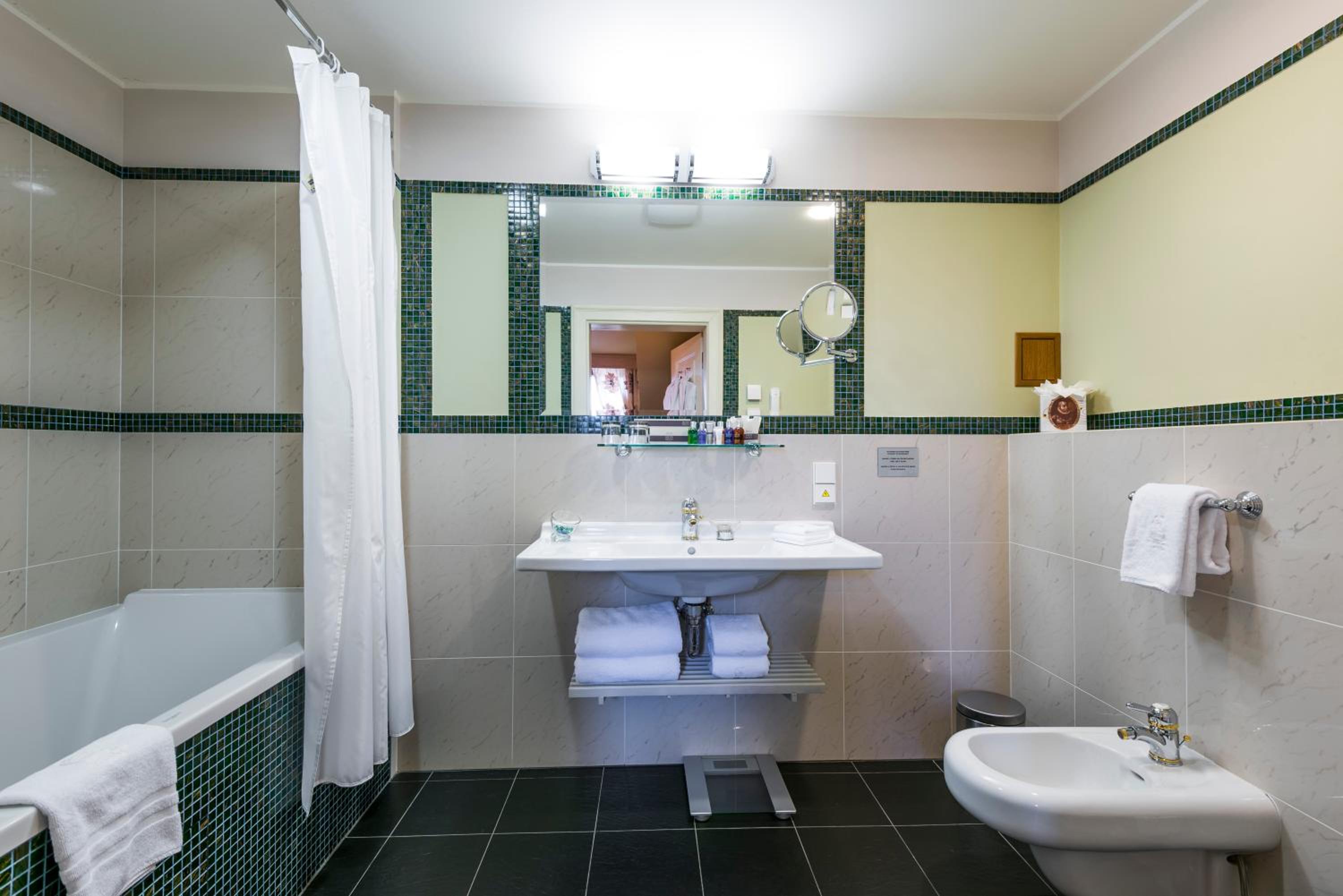 Grand Deluxe Double / Twin Room