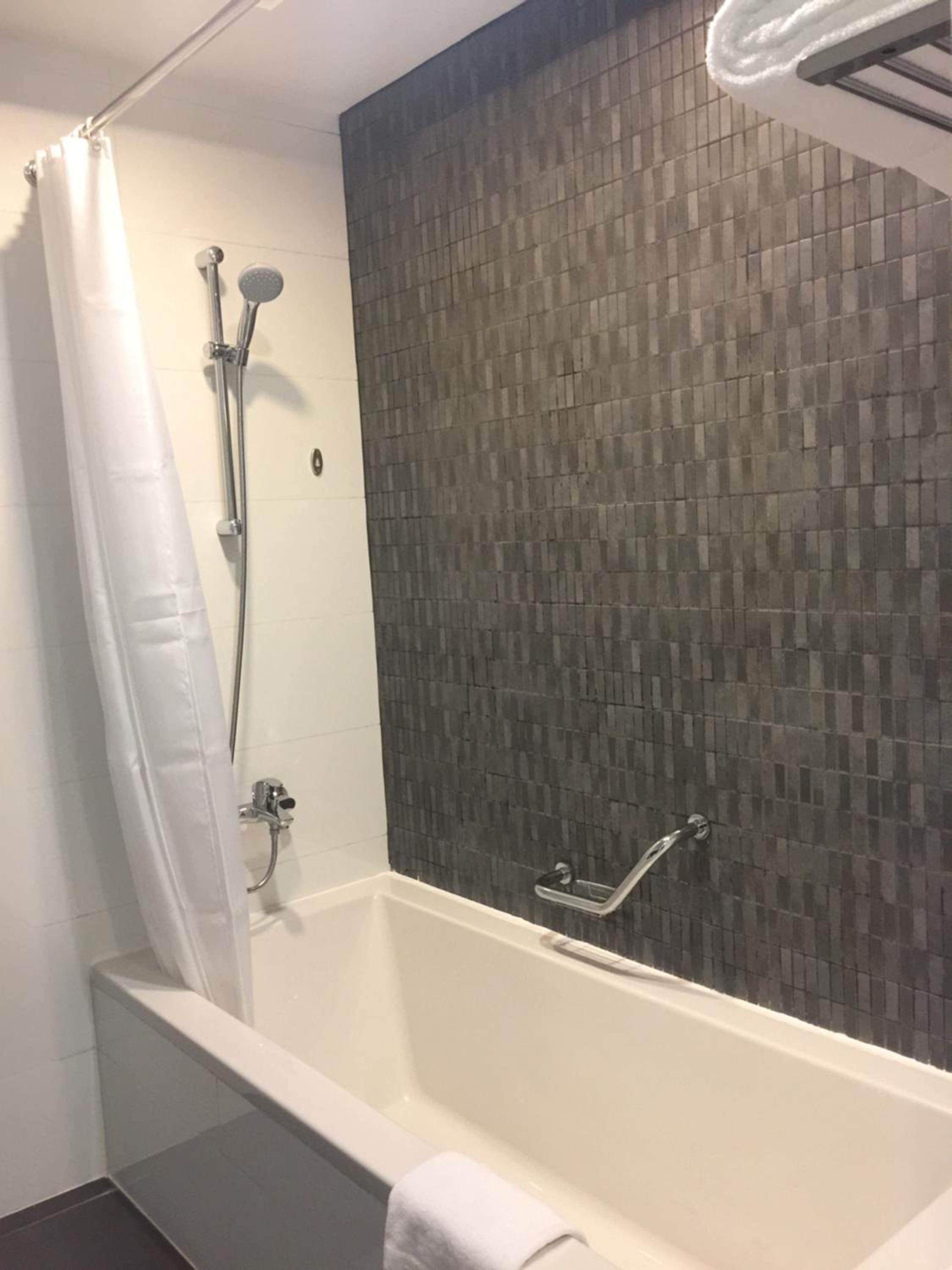 Deluxe King Room with City View