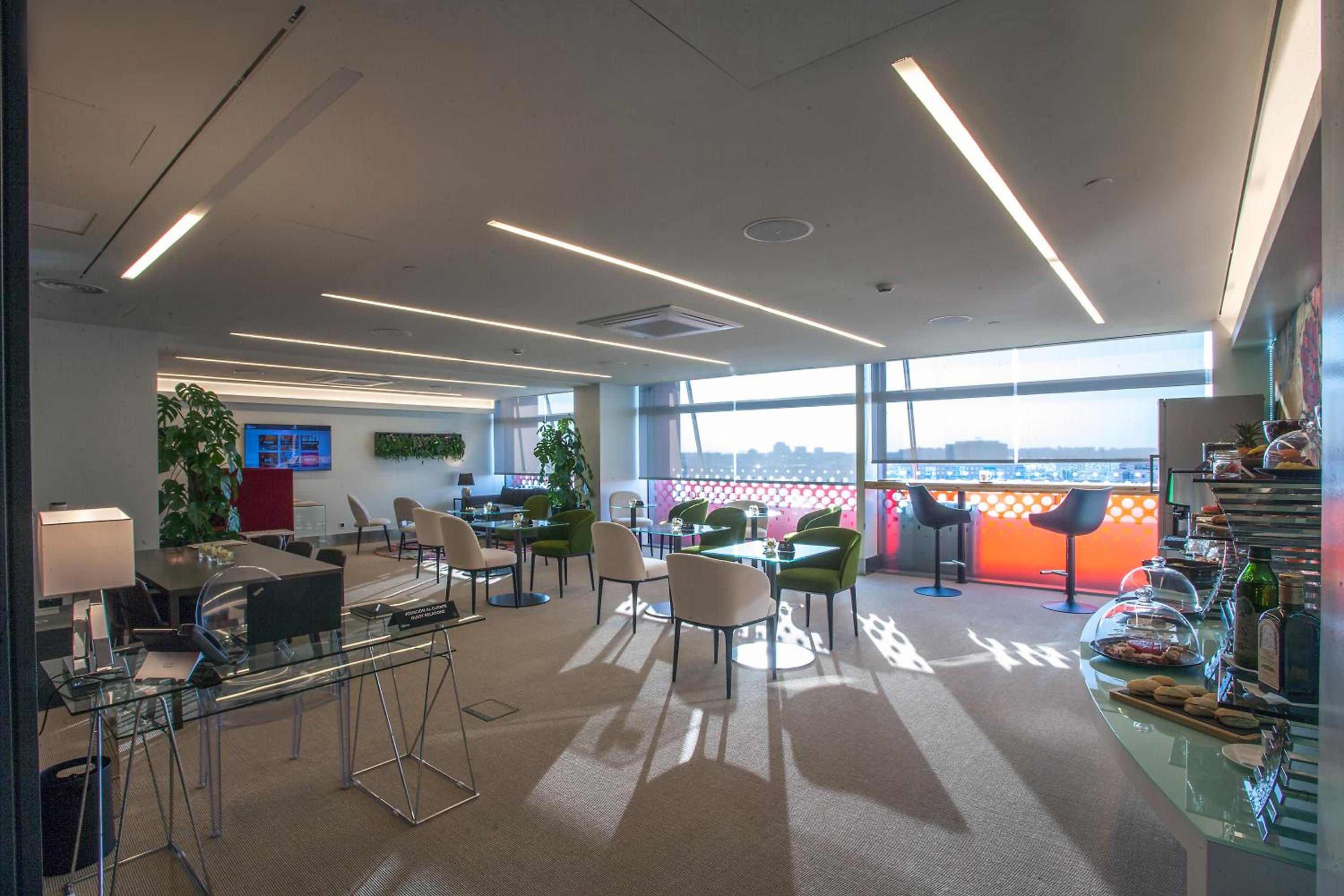 Executive Suite with Executive Lounge Access