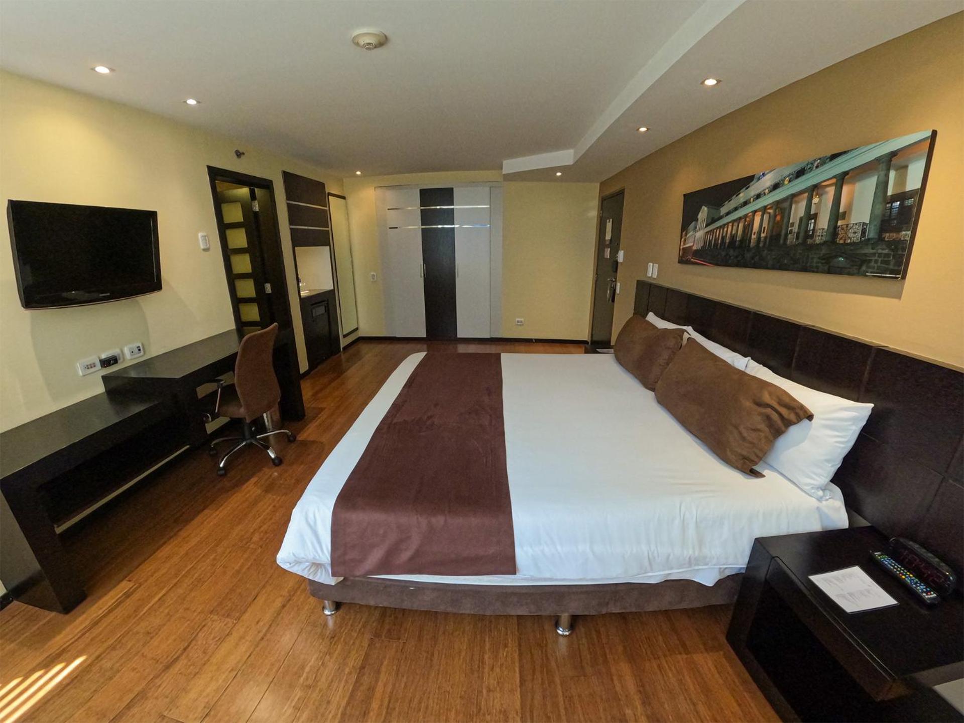 Deluxe King Room