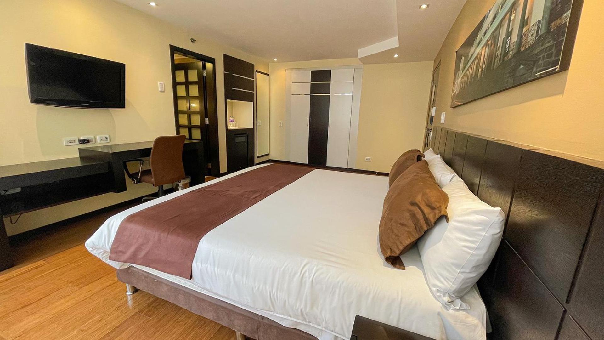 Deluxe King Room