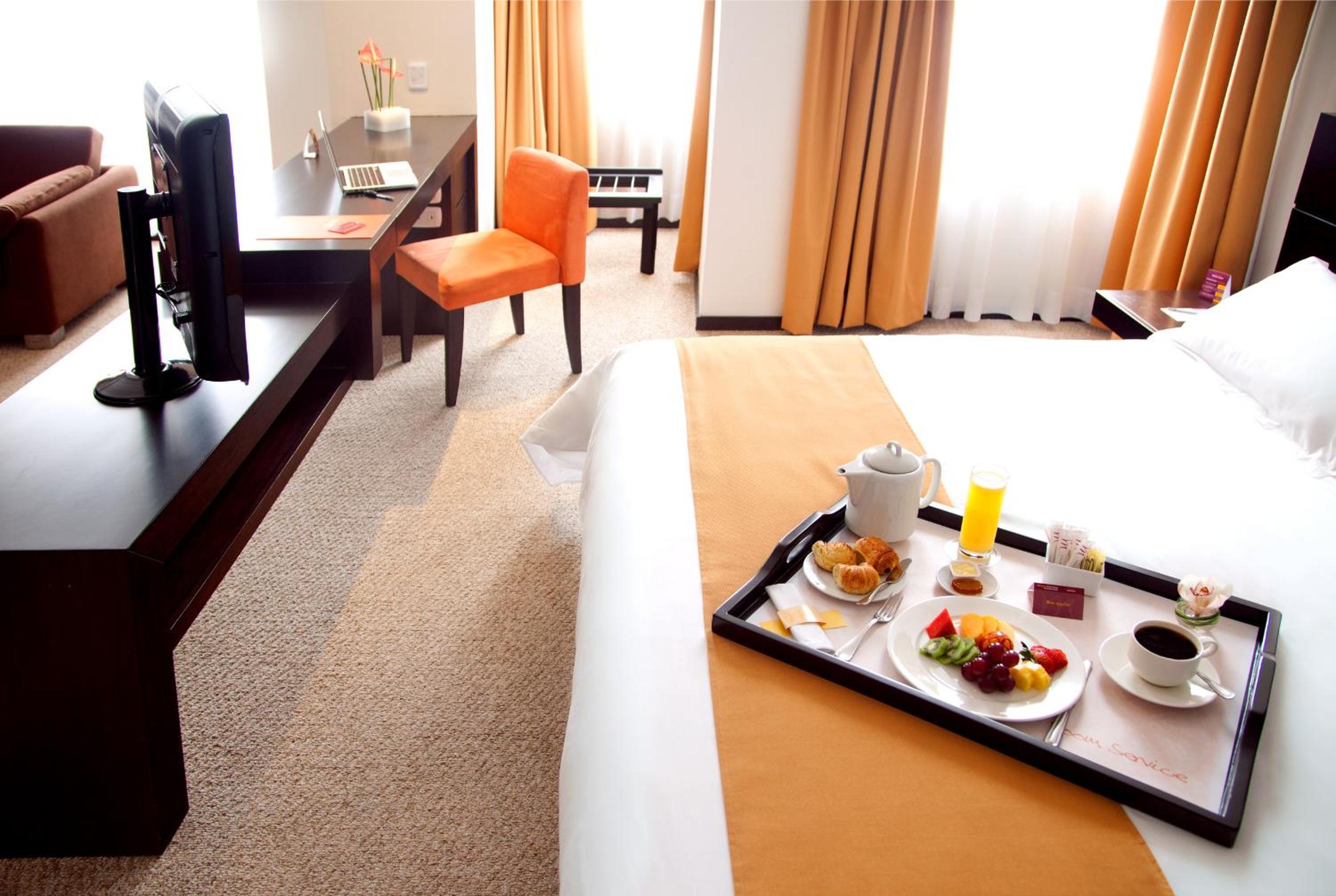 Deluxe King Suite