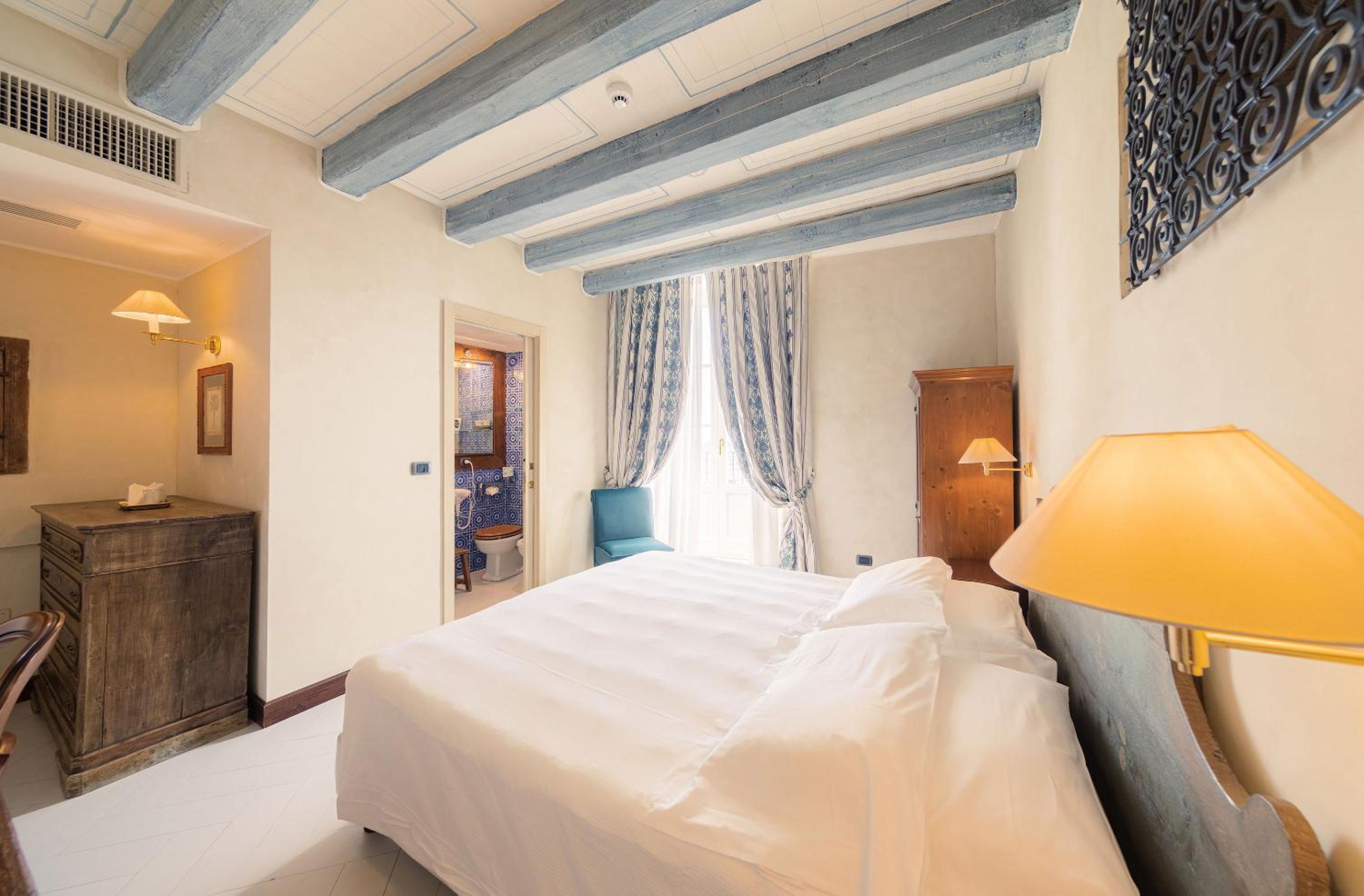 Classic Double or Twin Room with Sea View