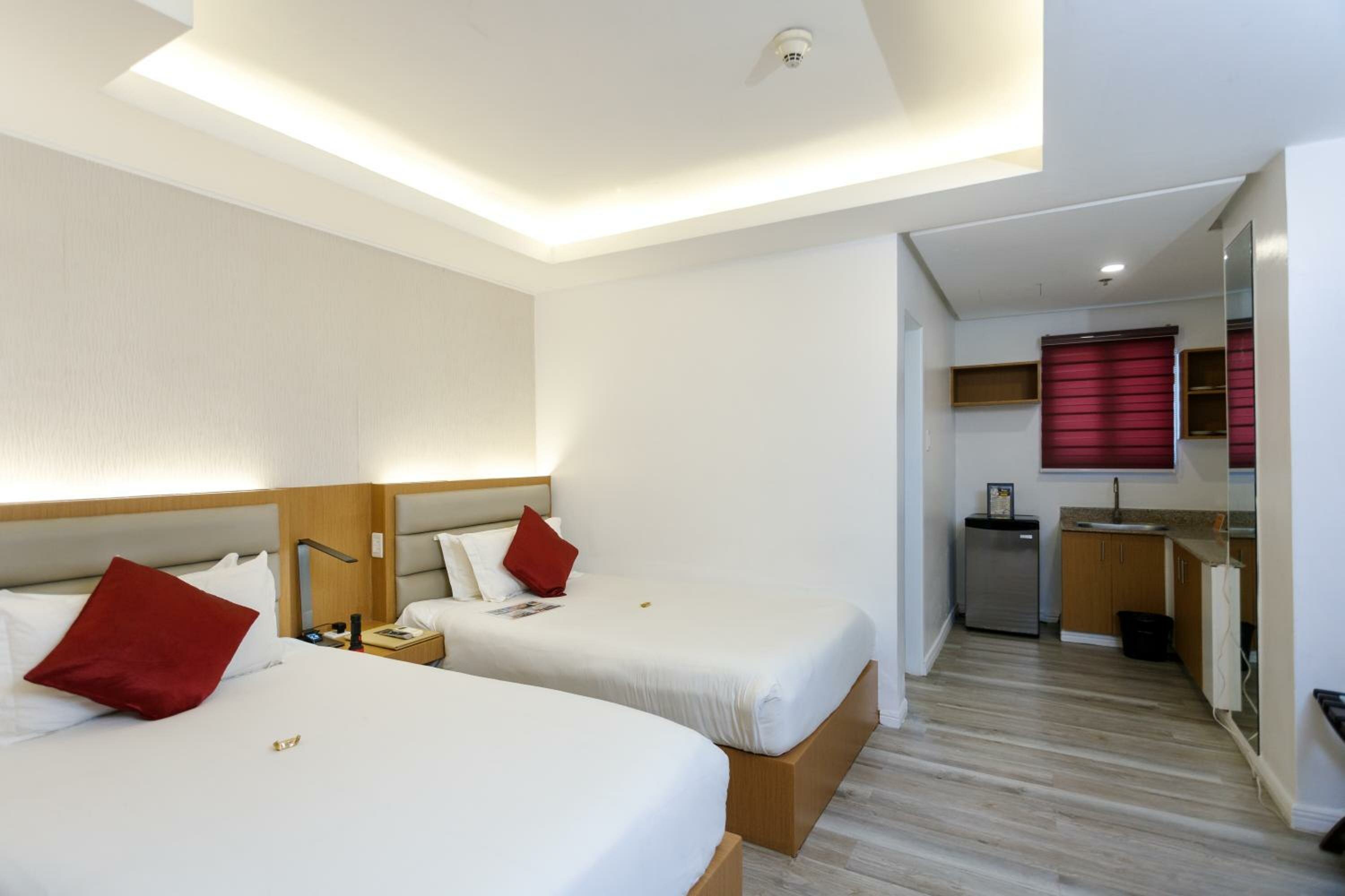 Prestige Club Twin Bed Suite