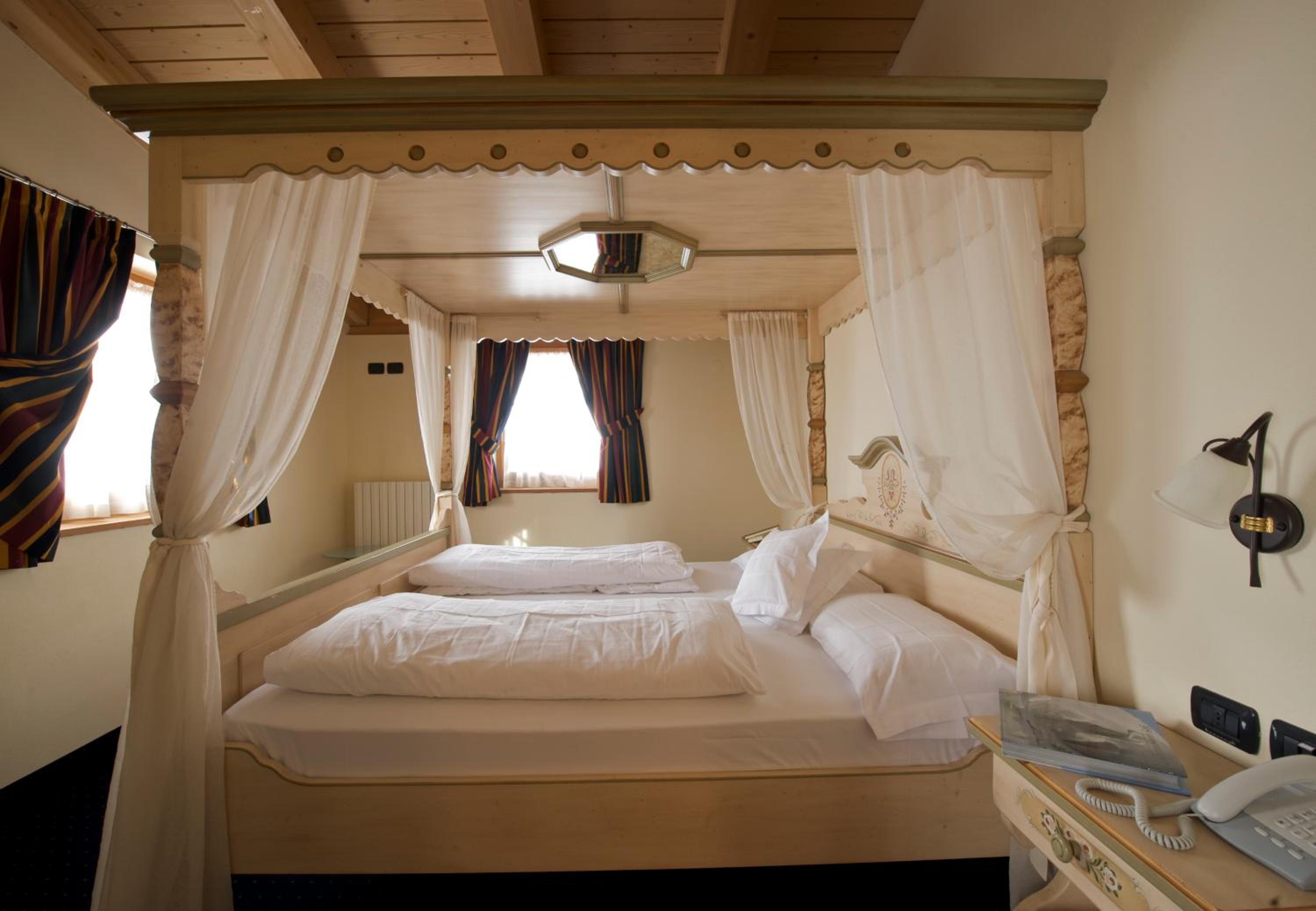 Suite (2 Adults + 2 Children)