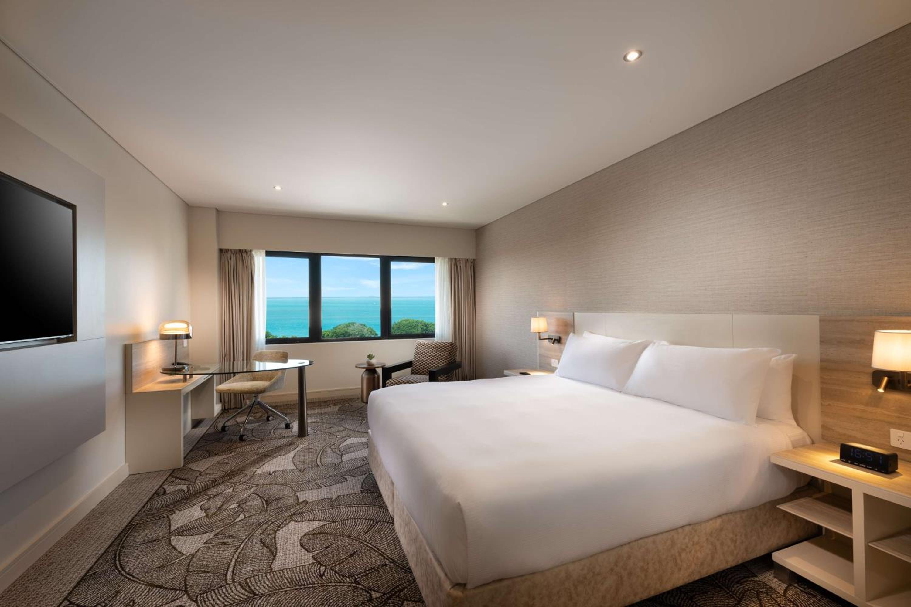 King Guest Room with Harbor View