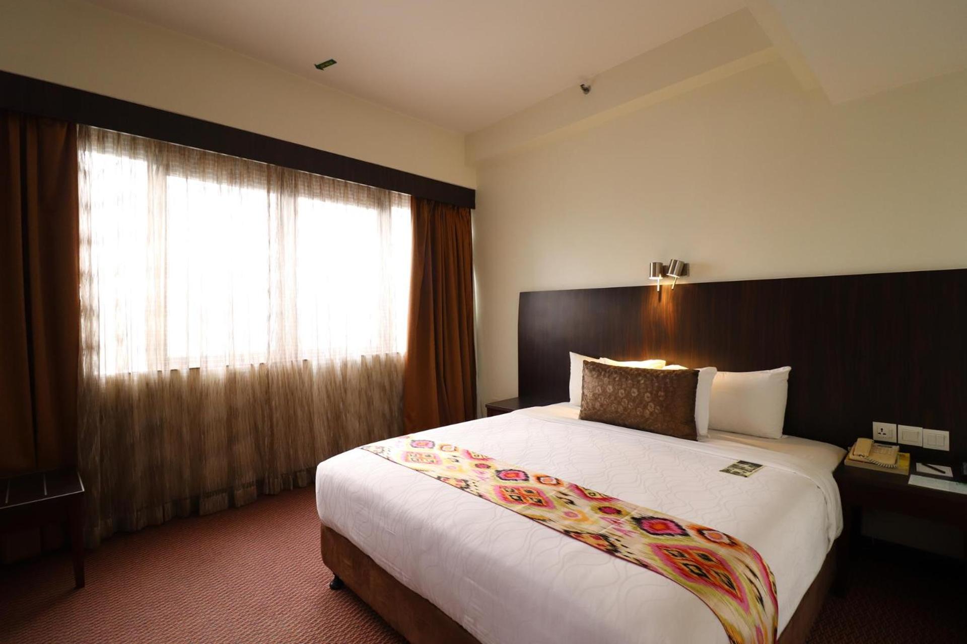 Premium Double Room (City View)