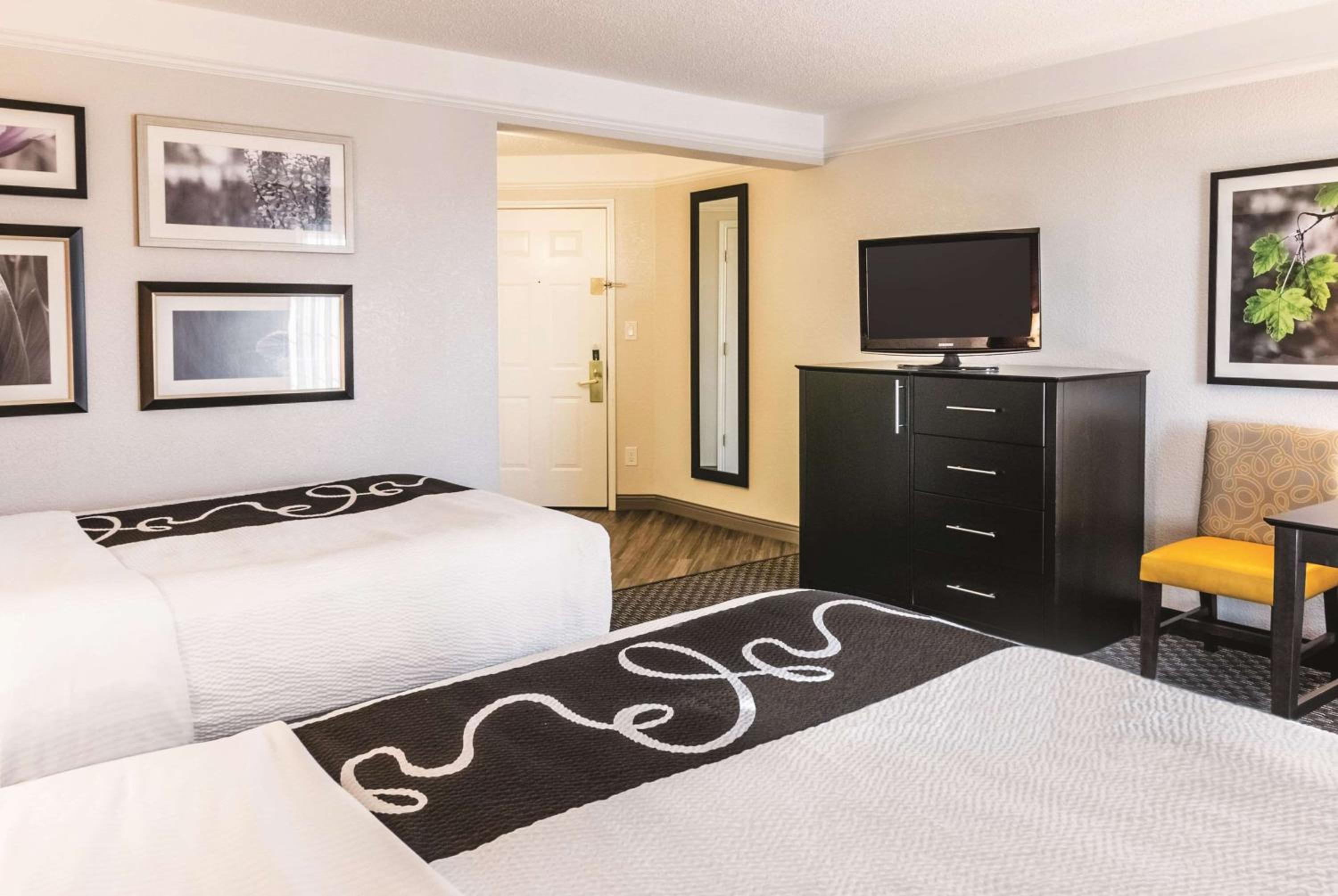 Standard Room with Two Double Beds