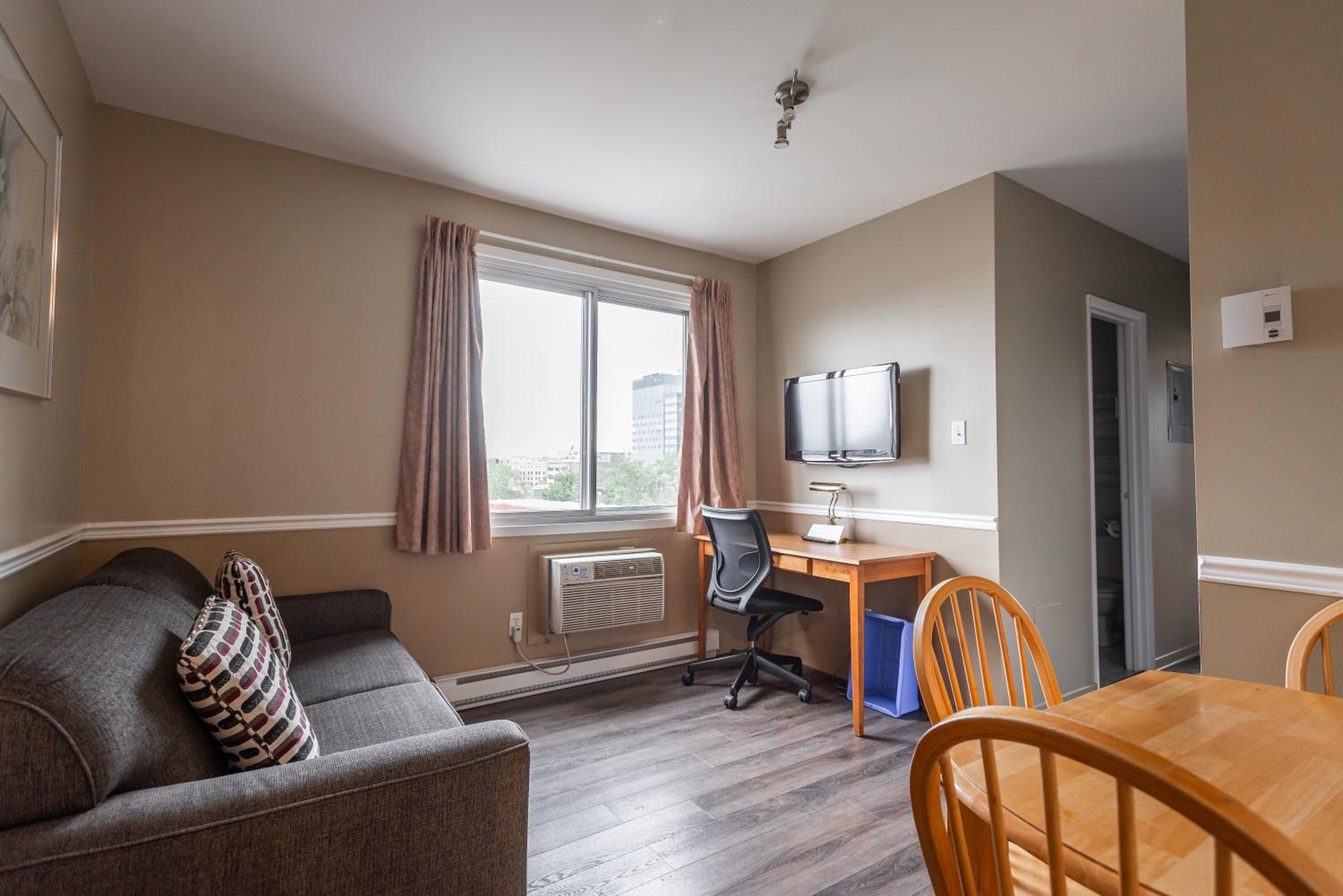 One-Bedroom Suite with Sofa Bed