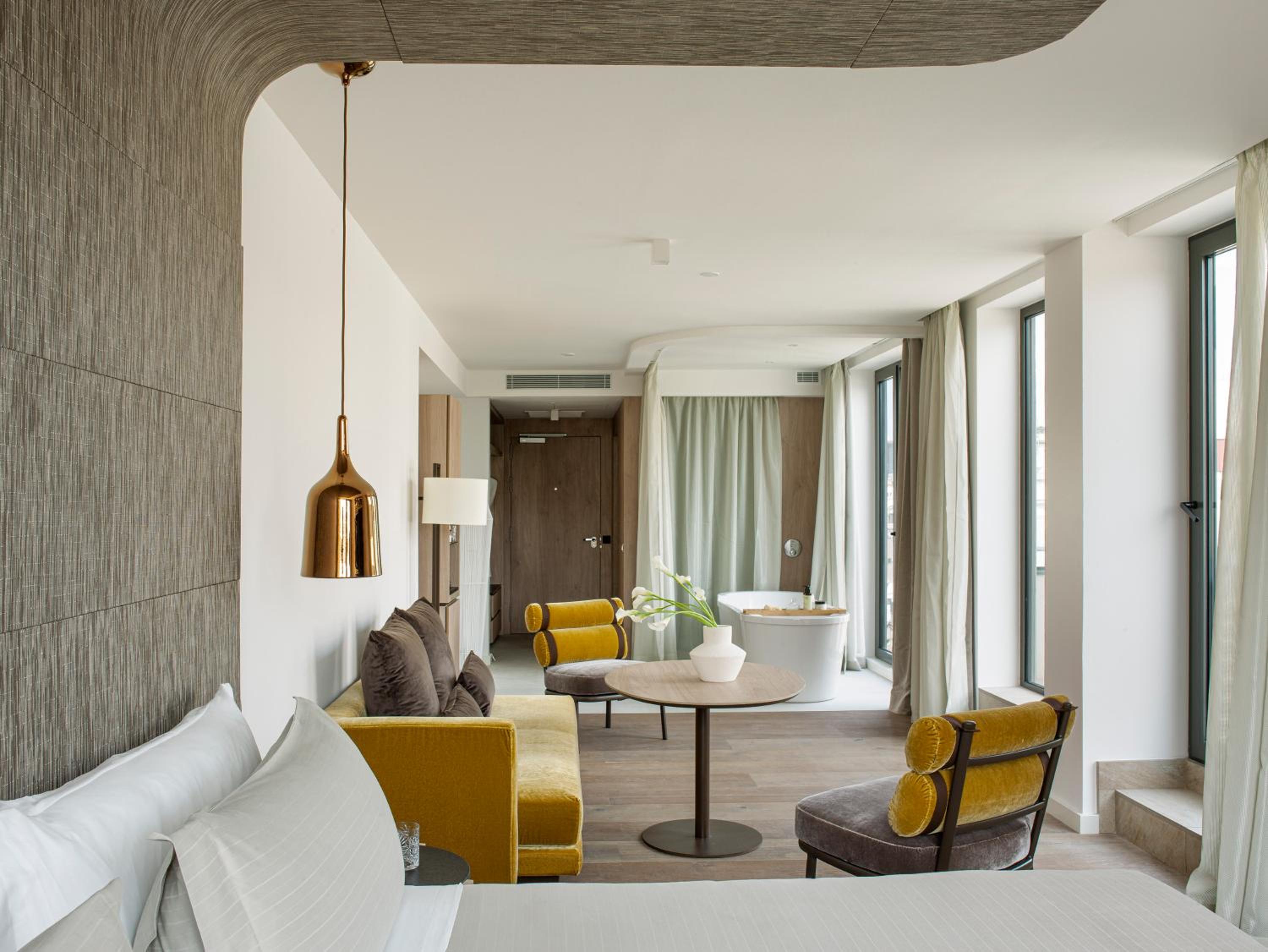 Studio ME Suite Terrace with Jacuzzi and City View