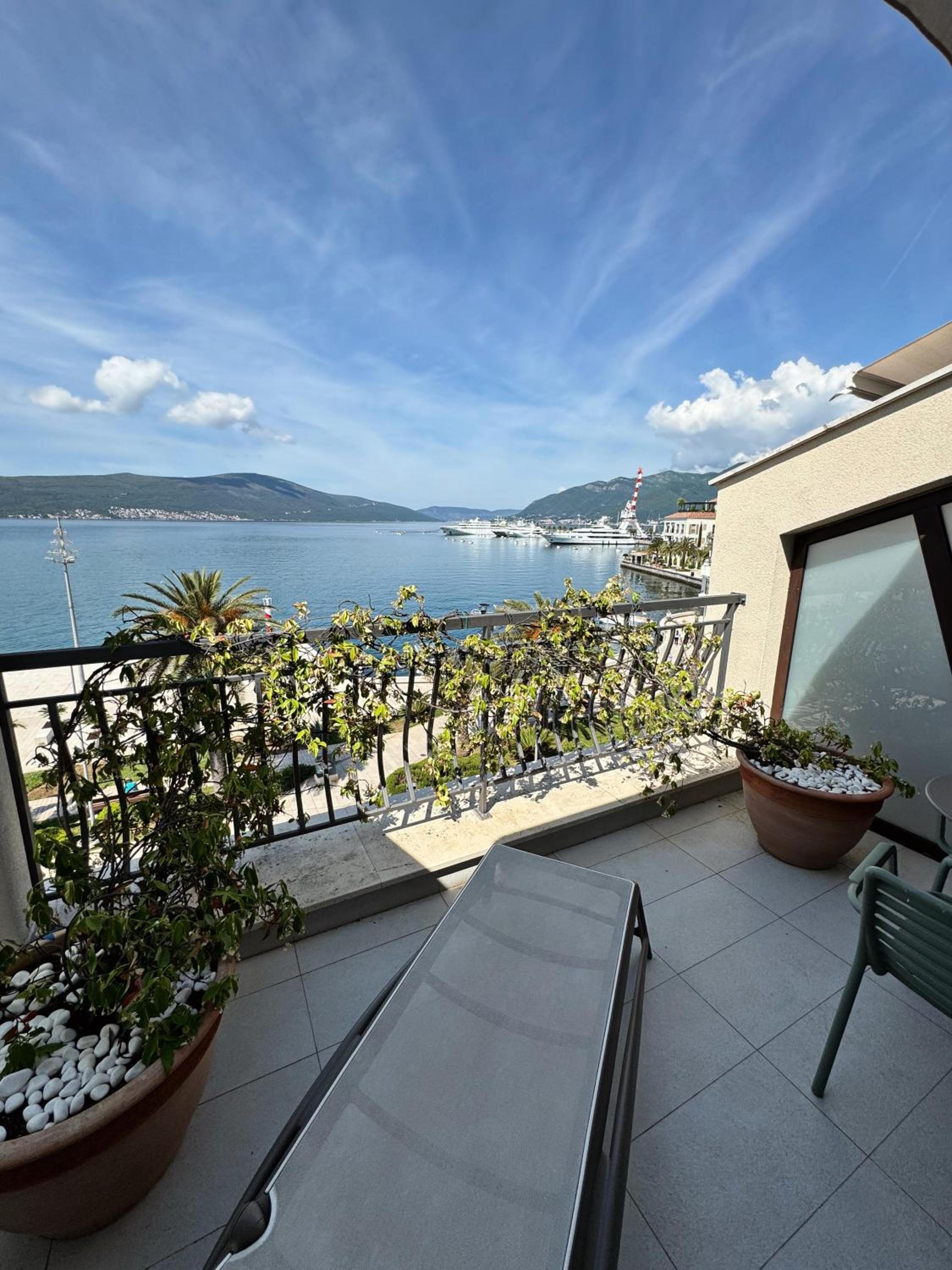 Two-Bedroom Suite with Terrace and Sea View