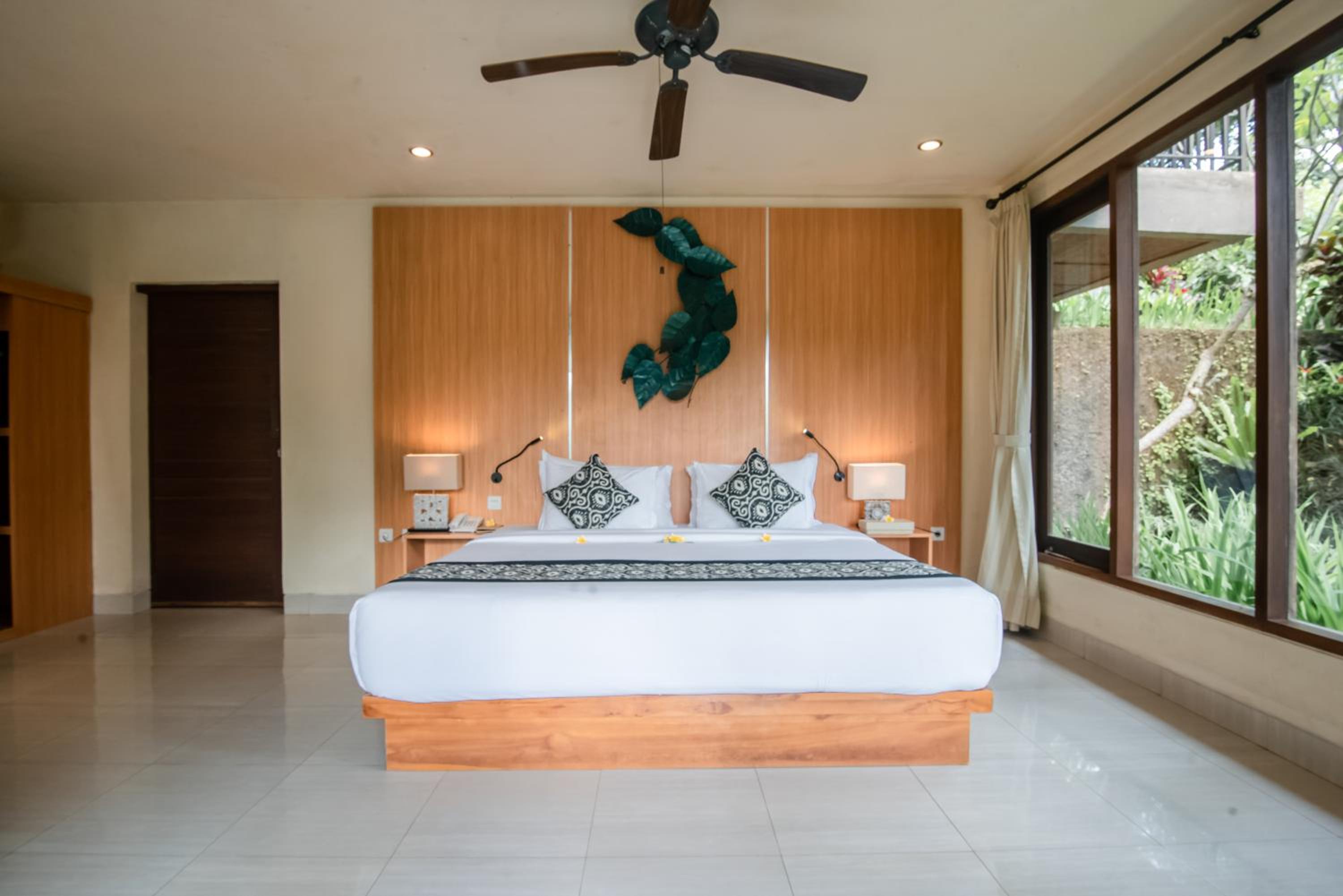 Suite with Pool View