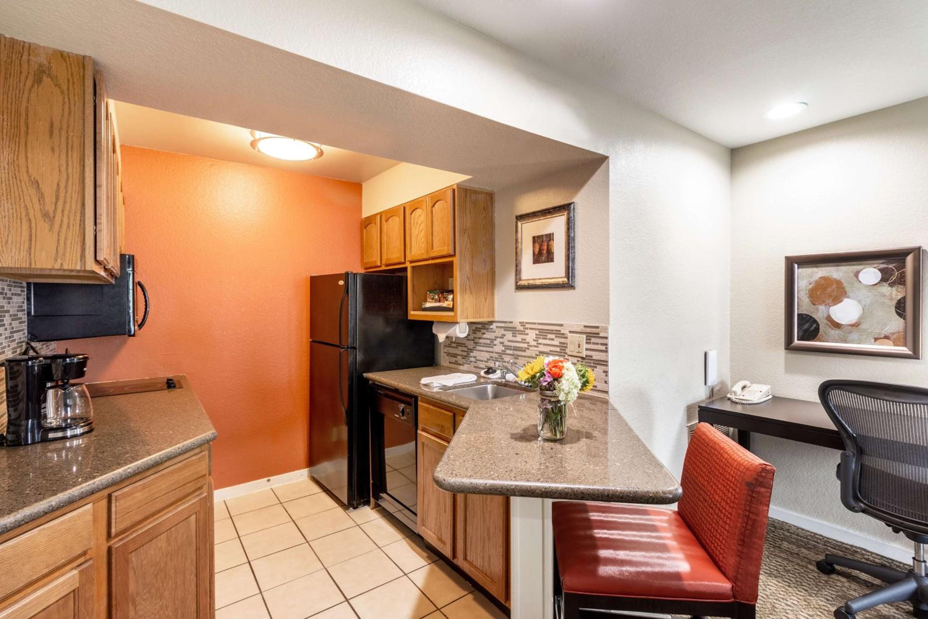 Mobility Accessible - One-Bedroom Queen Suite with Roll-In Shower
