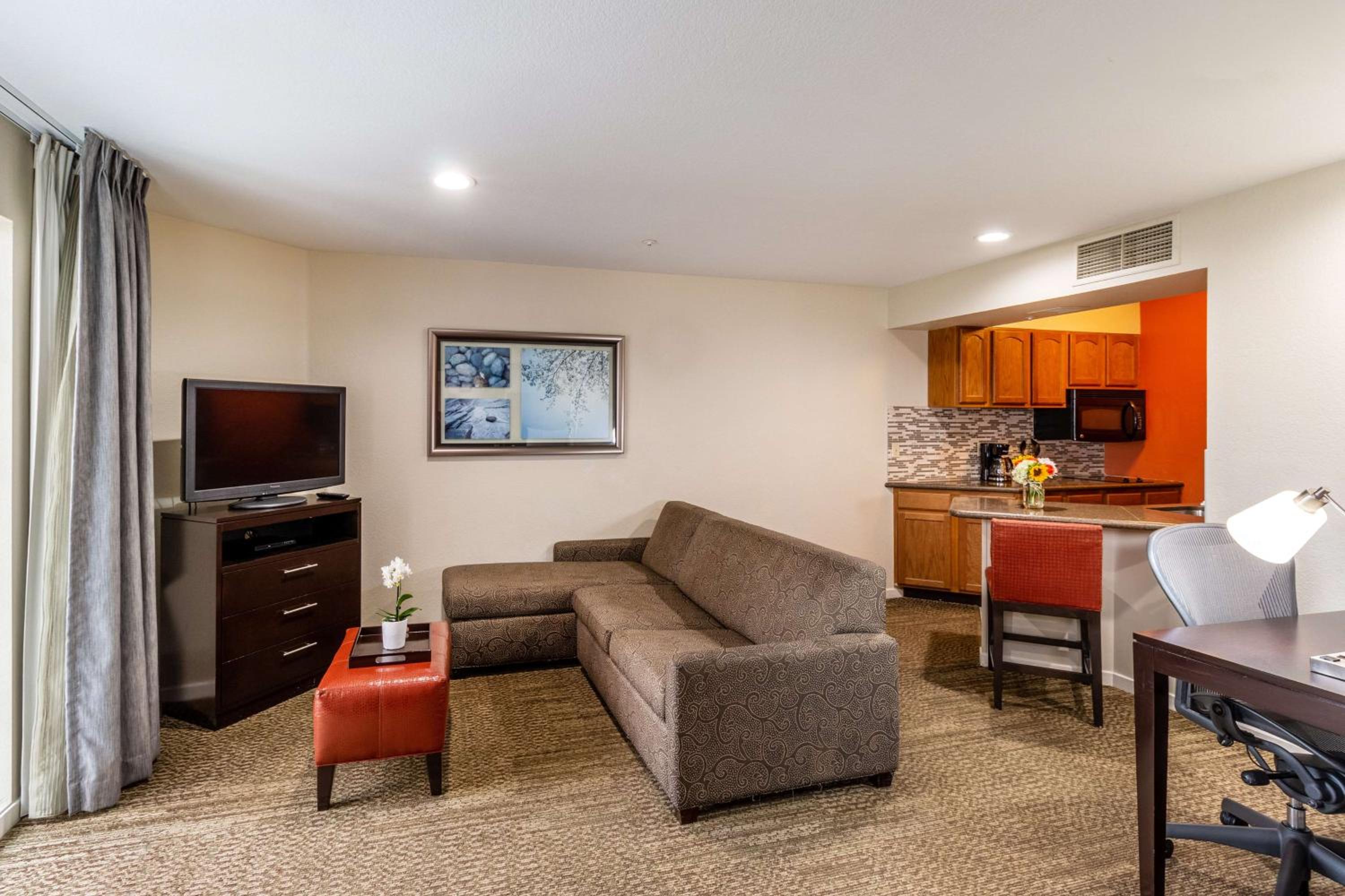 Mobility Accessible - One-Bedroom Queen Suite with Roll-In Shower