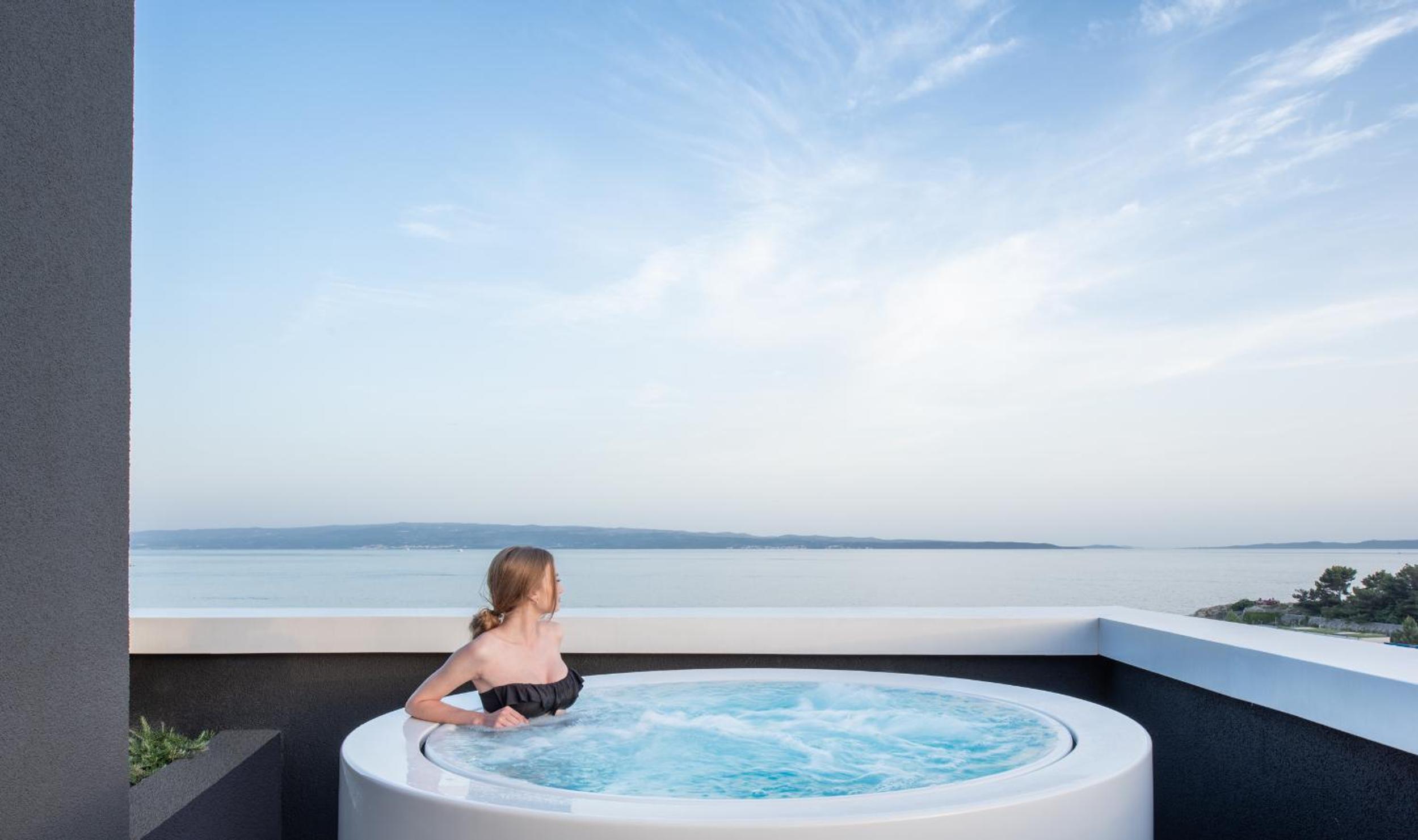 Penthouse Suite with Hot Tub