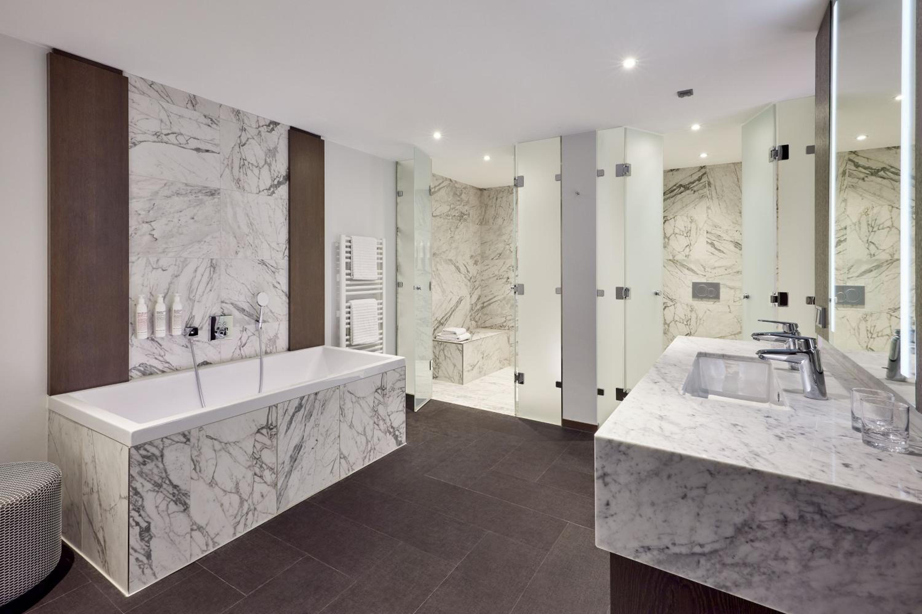 Skyline Suite