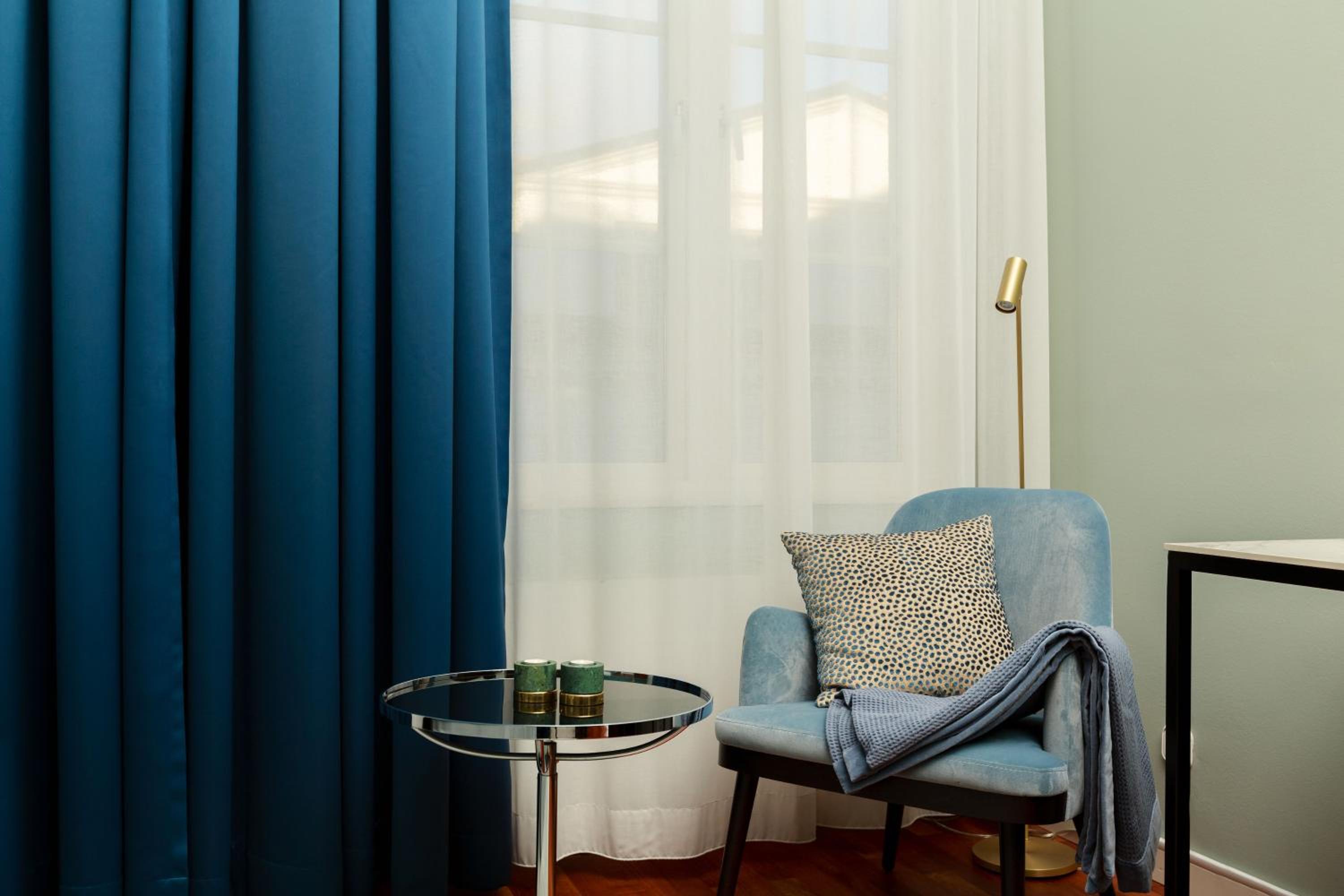 Deluxe King Room - Non-Smoking