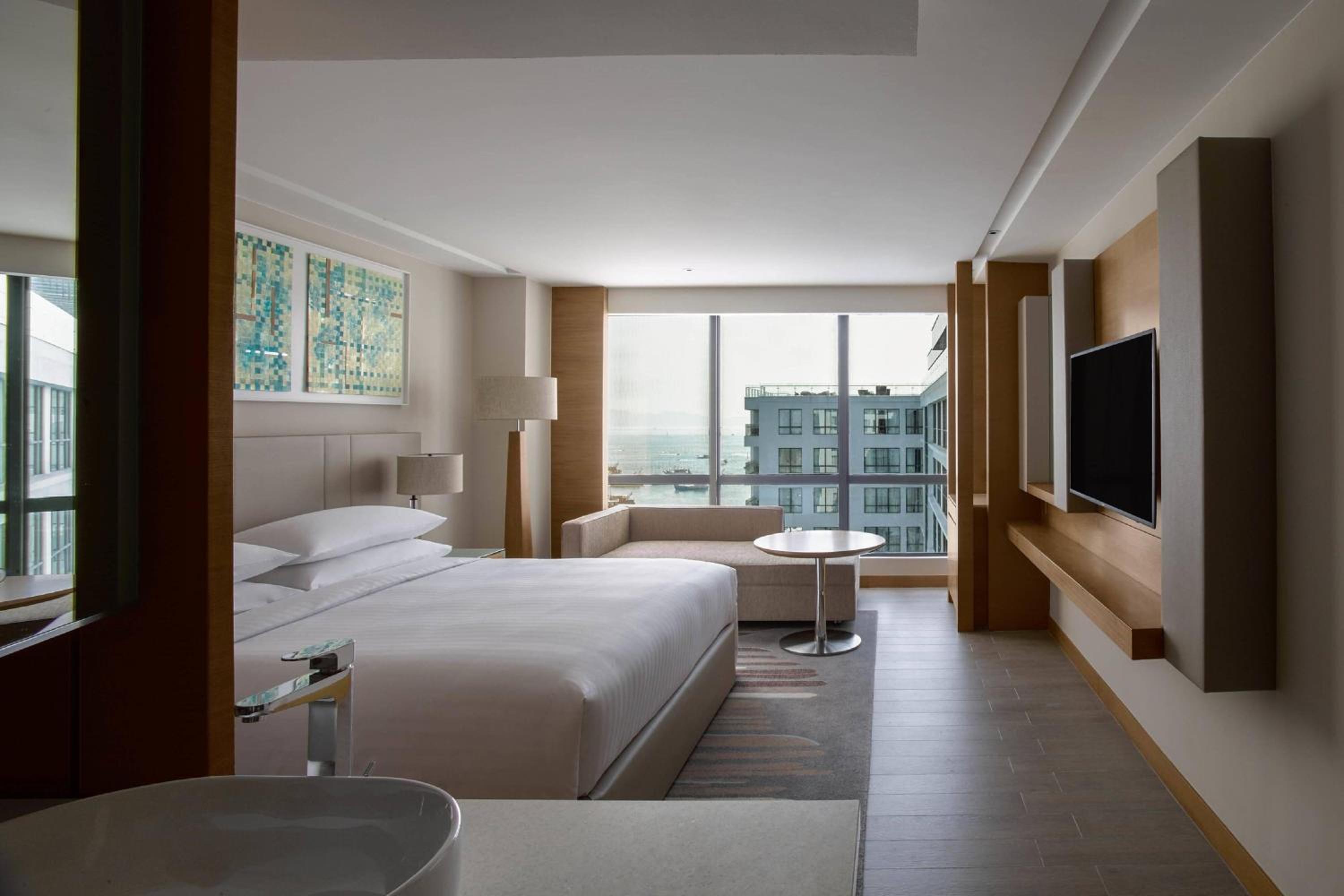 Deluxe King Room with Sea View