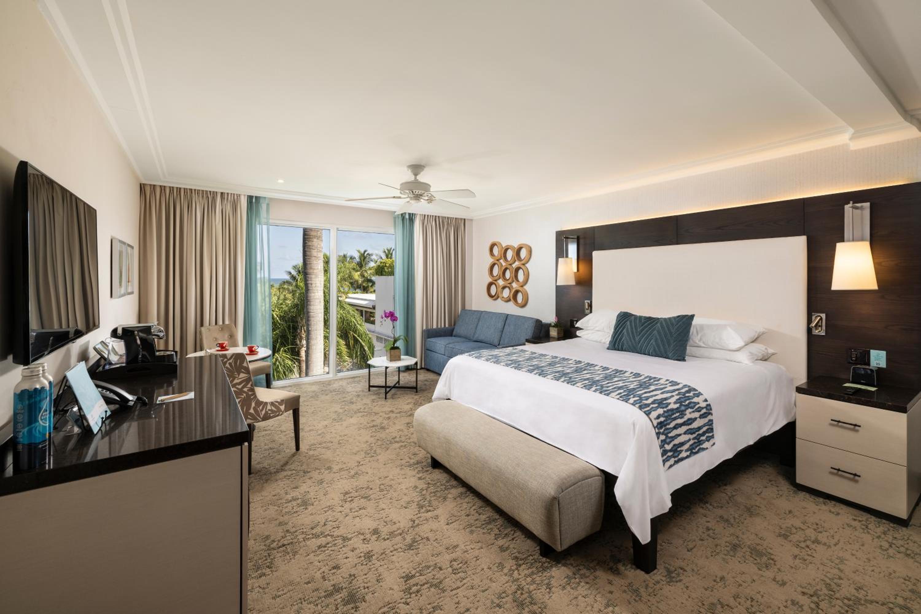 Deluxe Partial Ocean View 1 King Bed