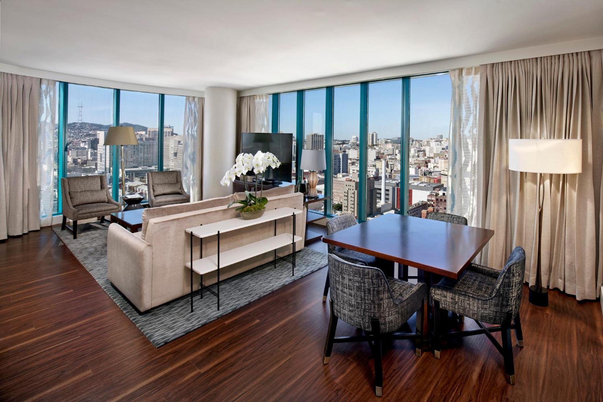 One-Bedroom King Suite