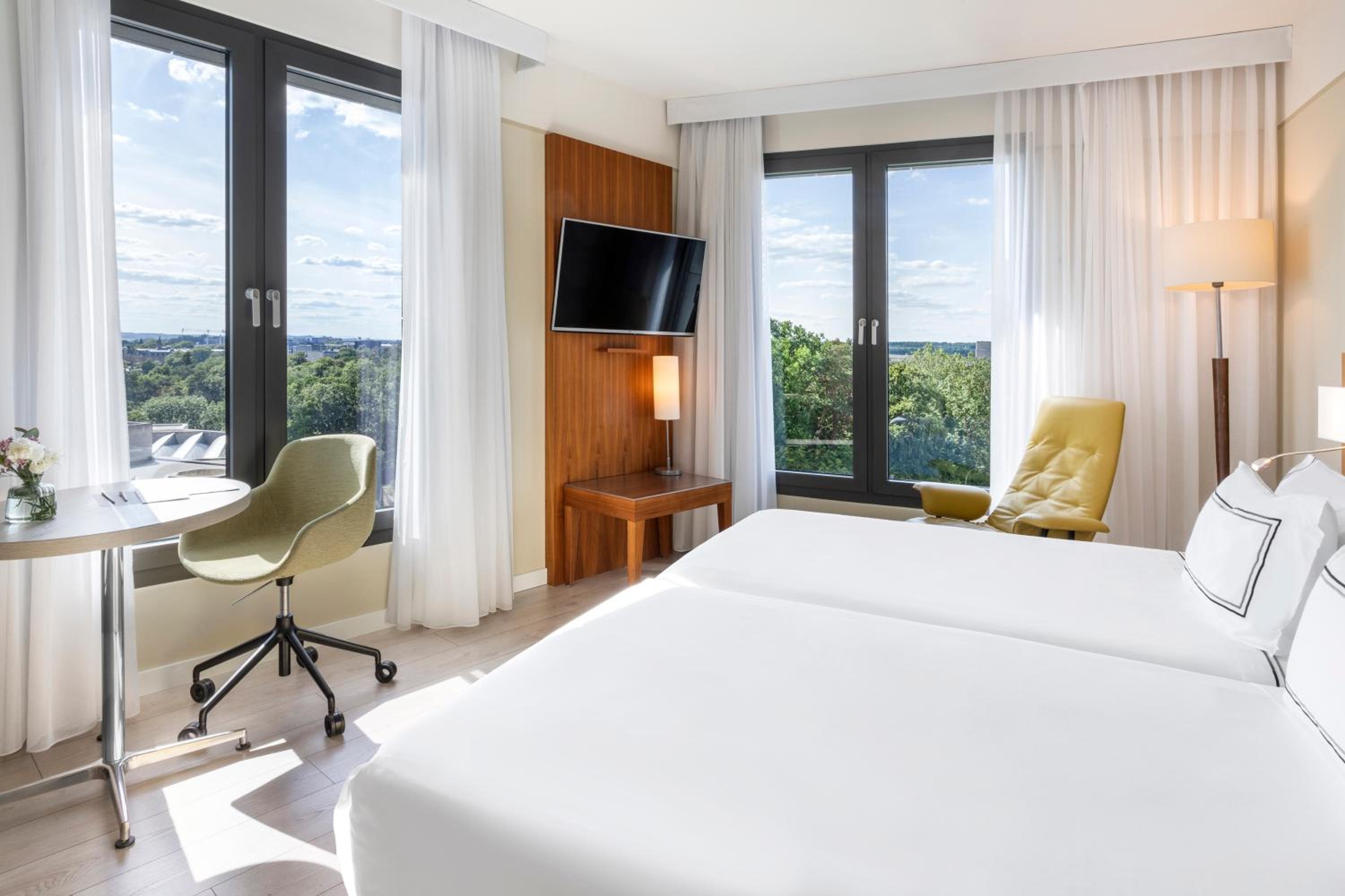 The Level Grand Suite and Executive Lounge Access