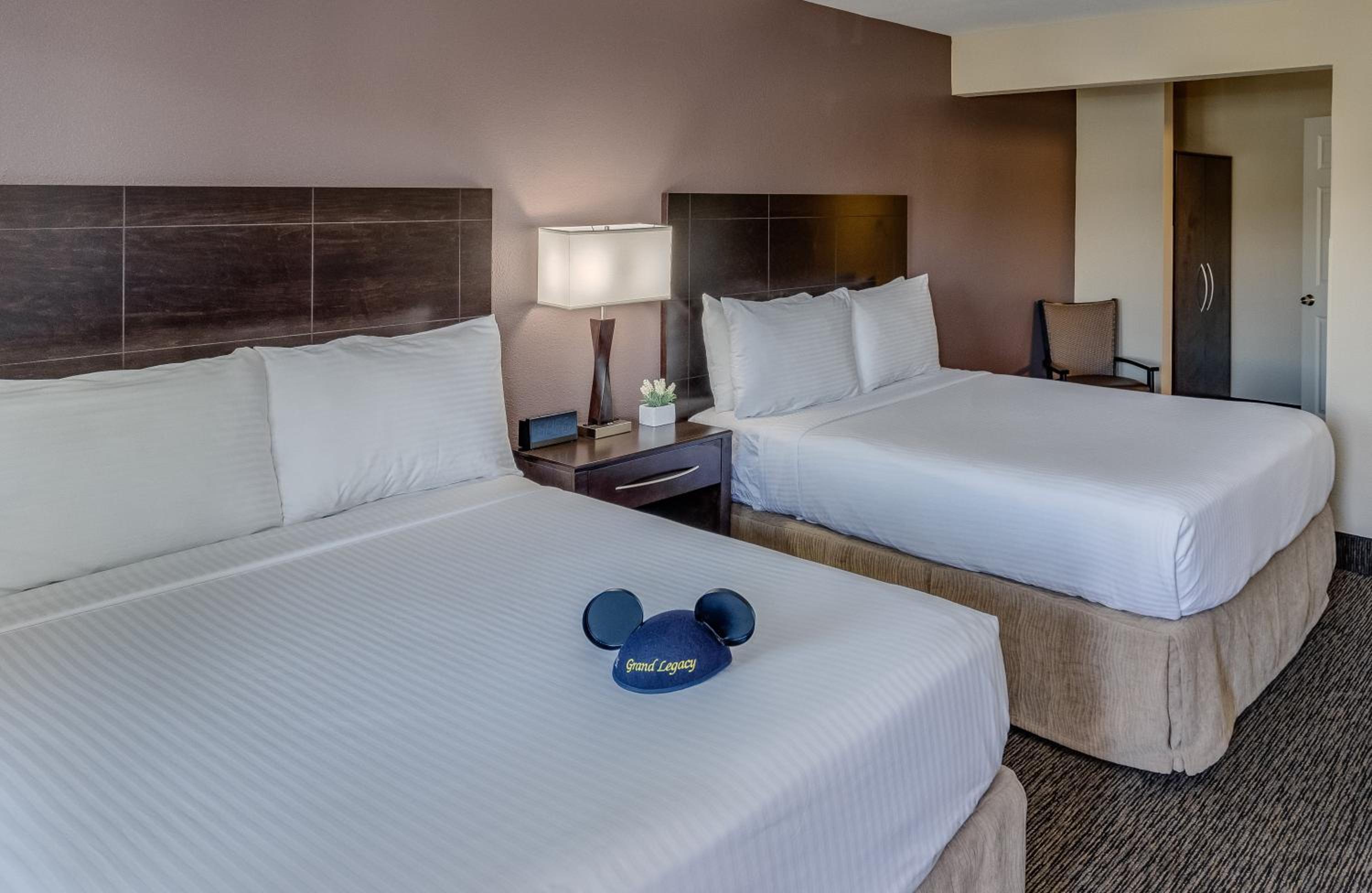 Classic Room - 2 Double Beds - Accessible