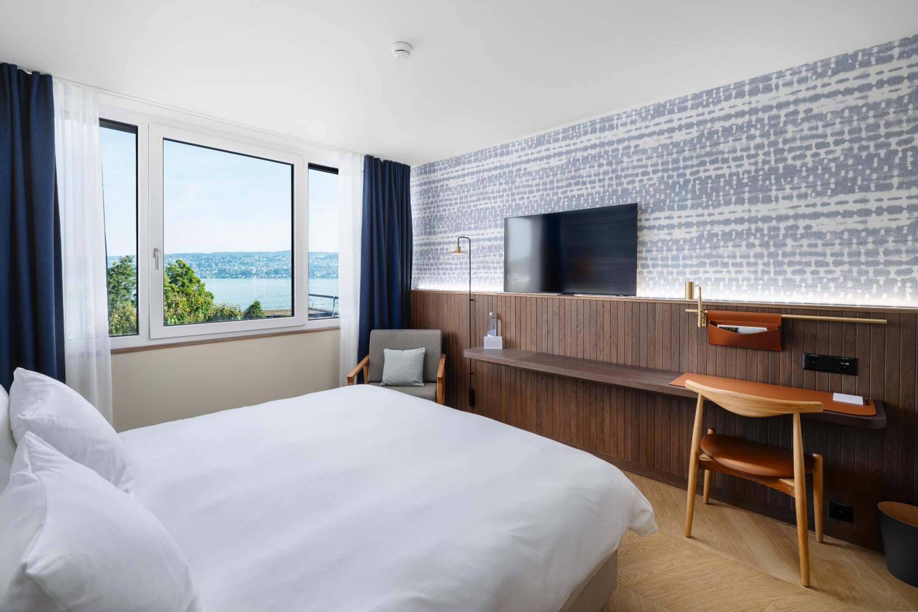 Standard Double Room Lake View