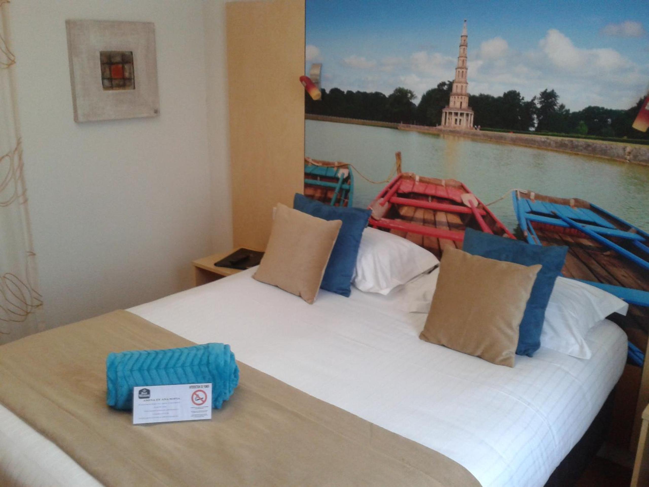 Standard Queen Room - Non-Smoking