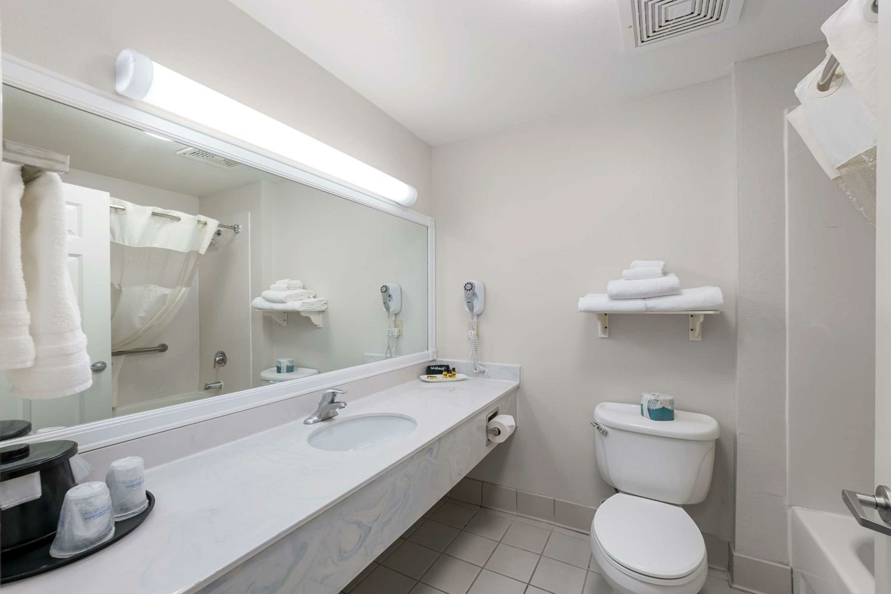 Queen Room With Two Queen Beds - Mobility Access