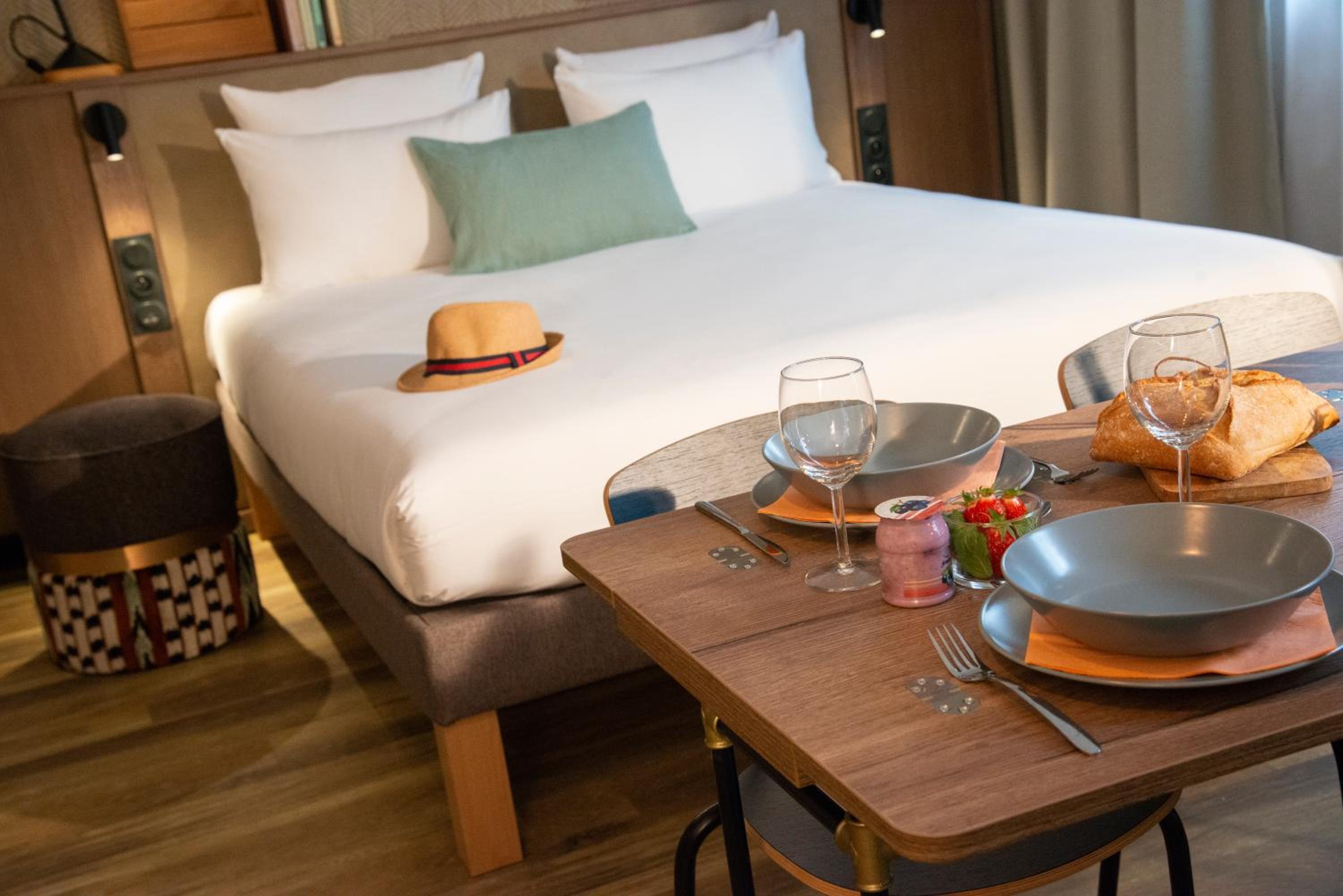 Studio with Kitchenette - One Double Bed and Sofabed