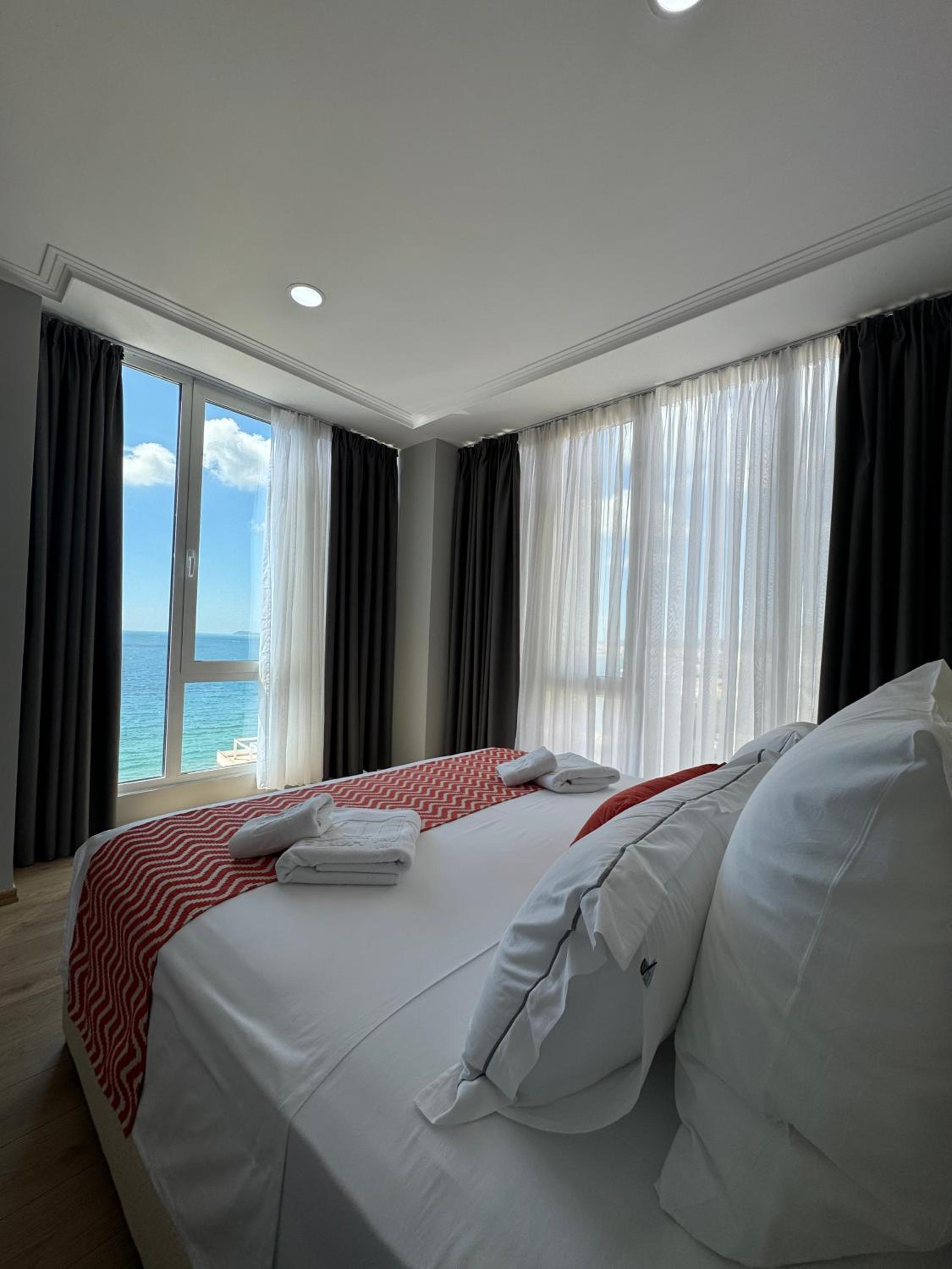 Deluxe Triple Room With Sea View